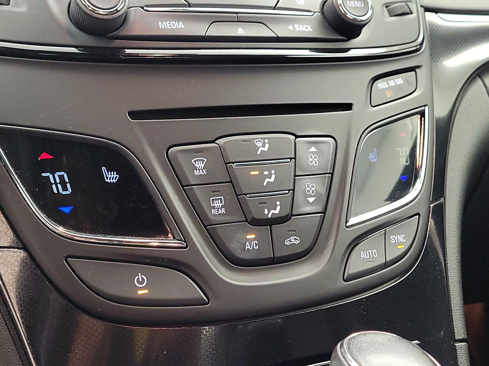 Thumbnail: 2015 Buick Regal - 16