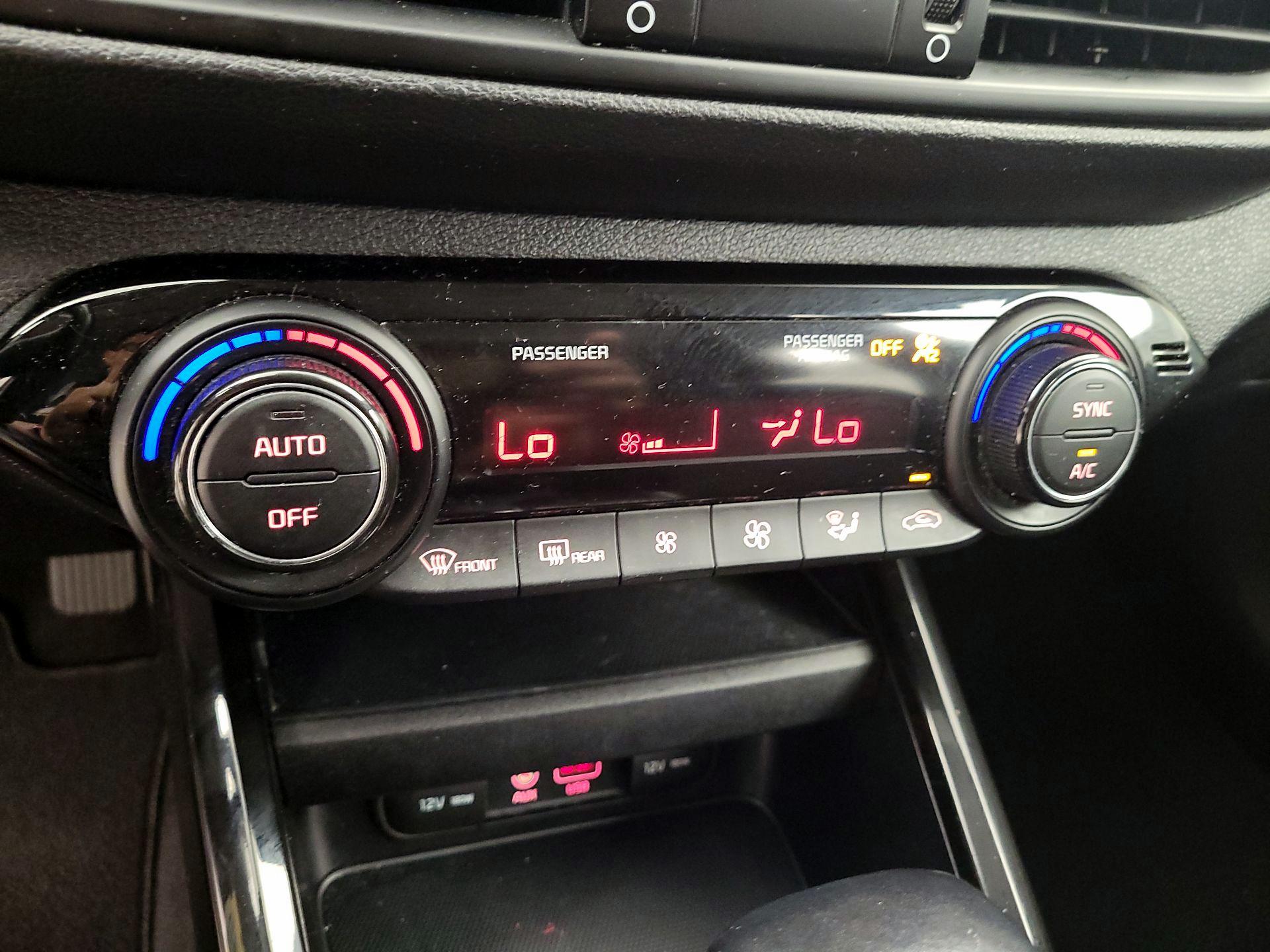 Thumbnail: 2019 Kia Forte - 14