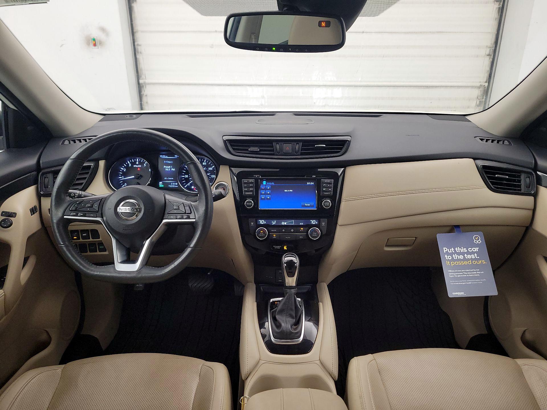Thumbnail: 2017 Nissan Rogue - 9