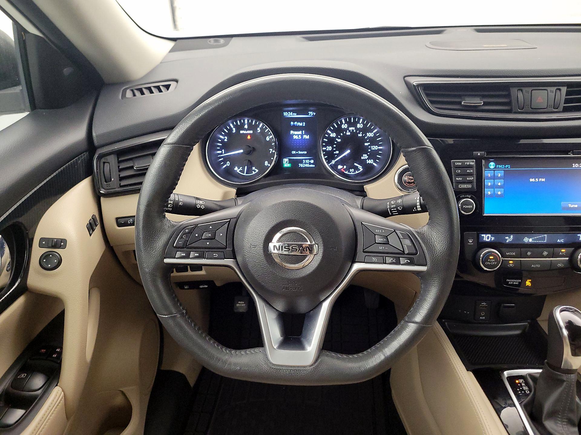 Thumbnail: 2017 Nissan Rogue - 10