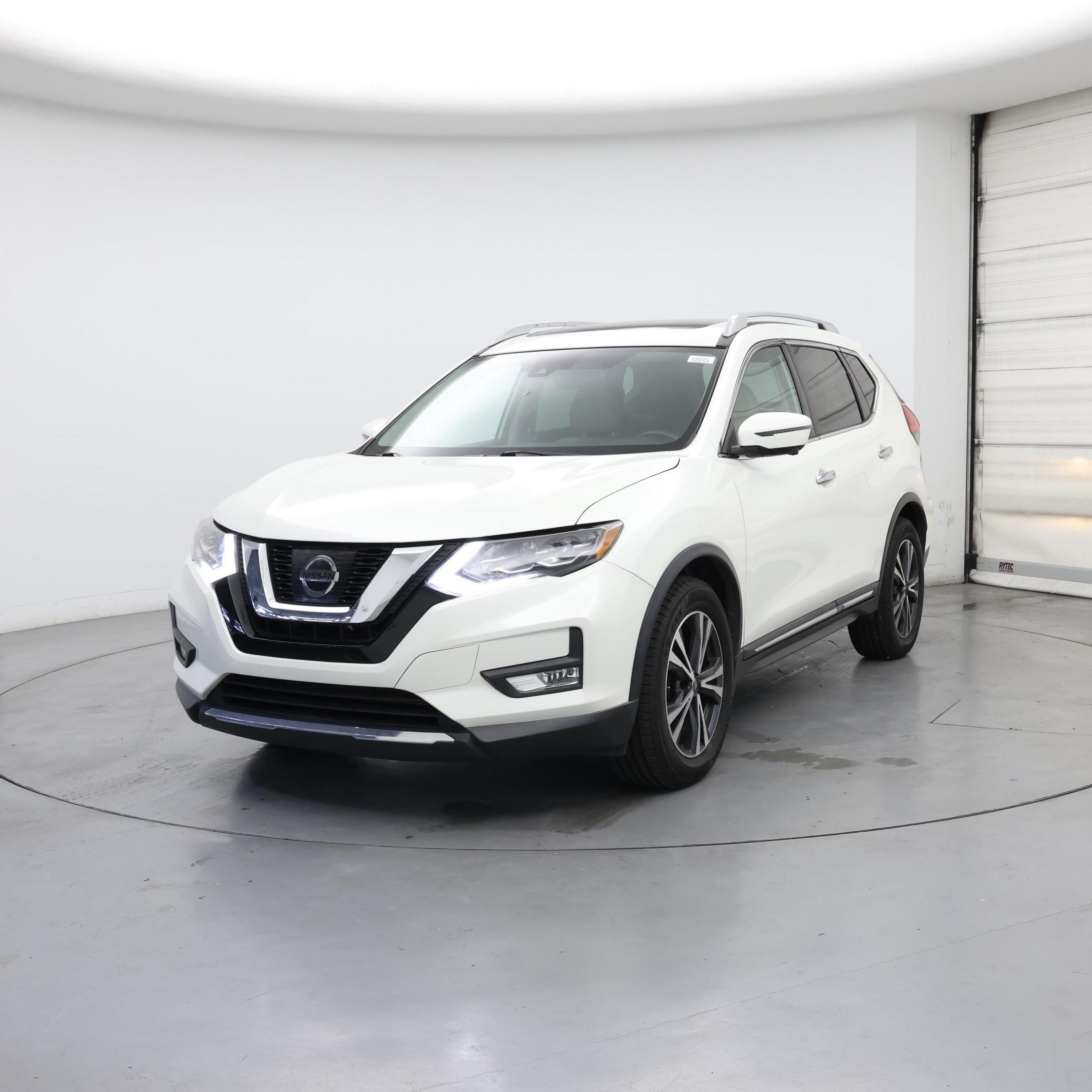 Thumbnail: 2017 Nissan Rogue - 4