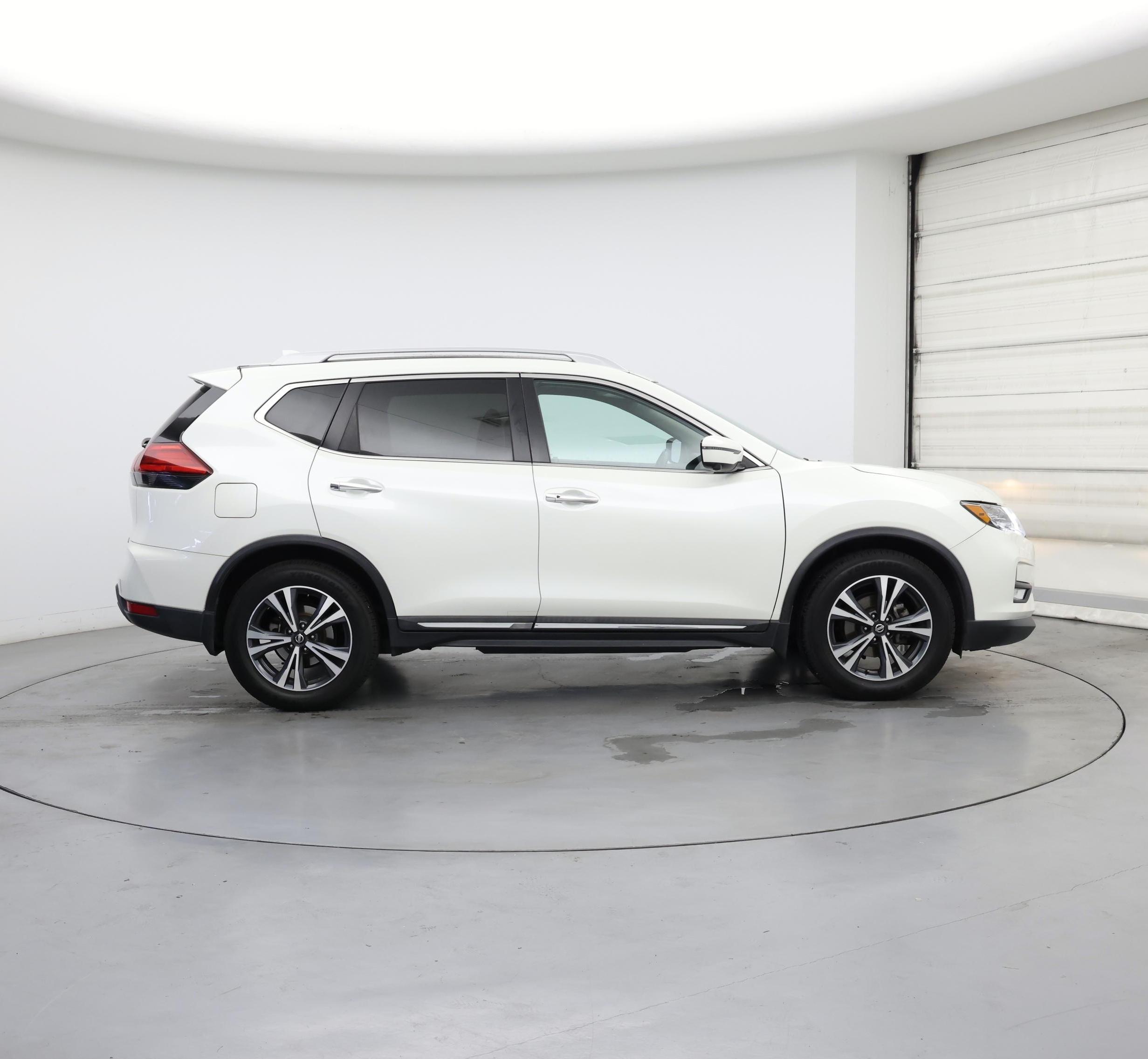 Thumbnail: 2017 Nissan Rogue - 7