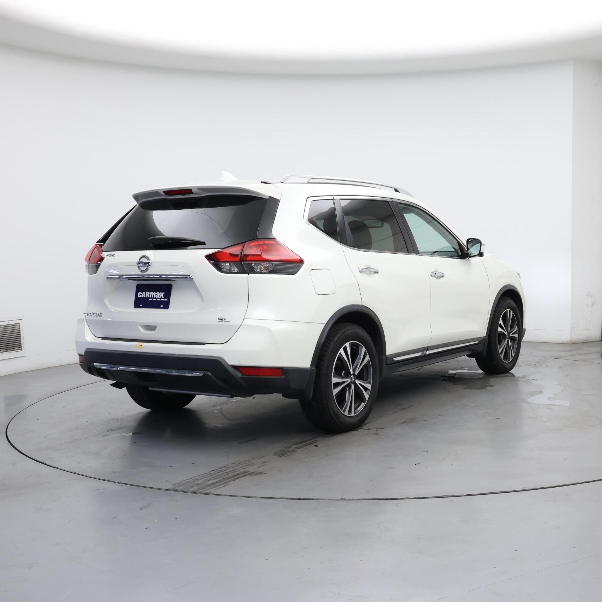 Thumbnail: 2017 Nissan Rogue - 8