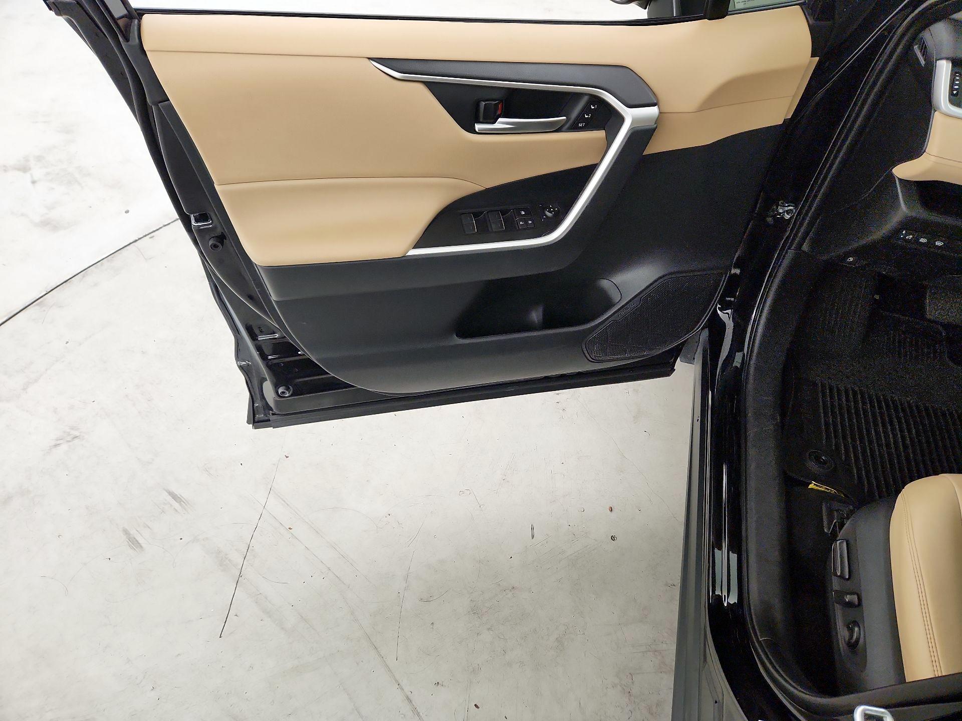 Thumbnail: 2024 Toyota RAV4 - 12