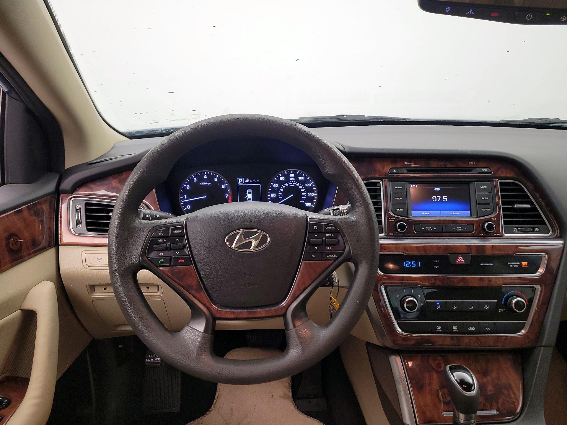 Thumbnail: 2015 Hyundai Sonata - 9