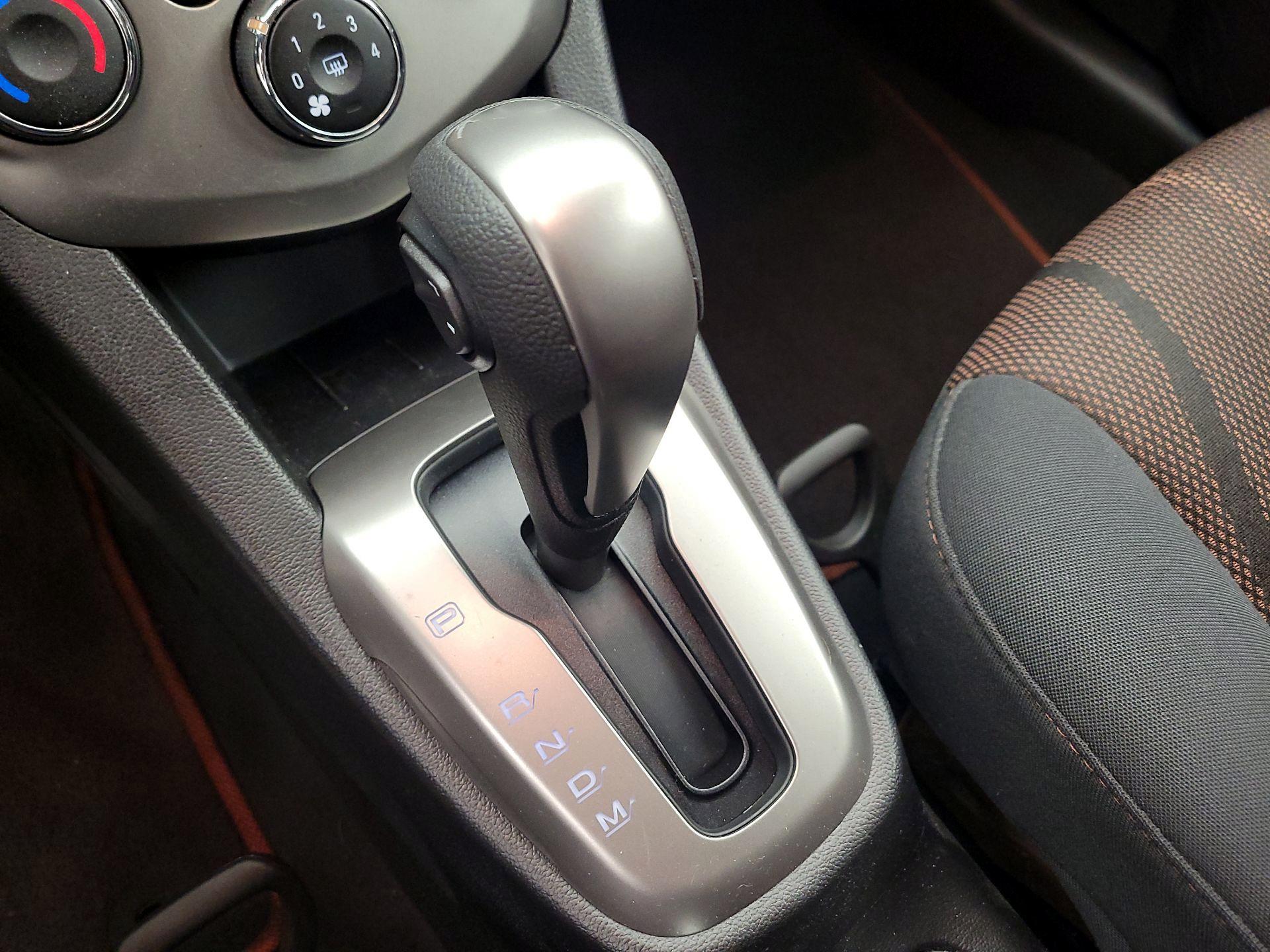 Thumbnail: 2015 Chevrolet Sonic - 16