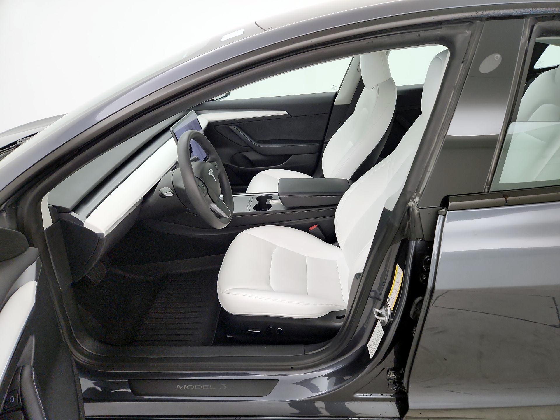 Thumbnail: 2023 Tesla Model 3 - 11