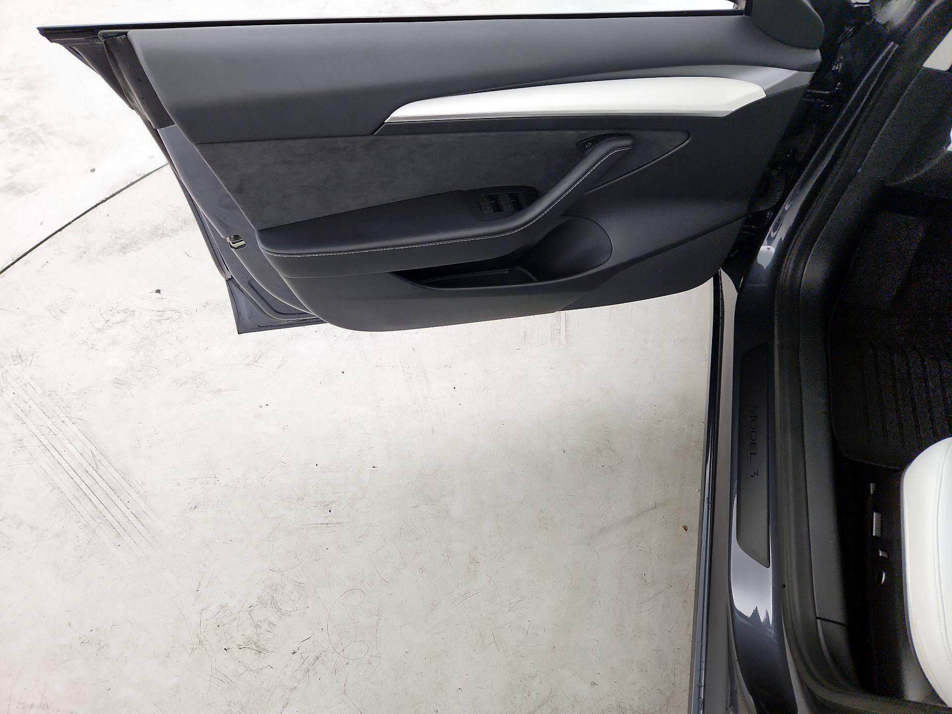 Thumbnail: 2023 Tesla Model 3 - 12