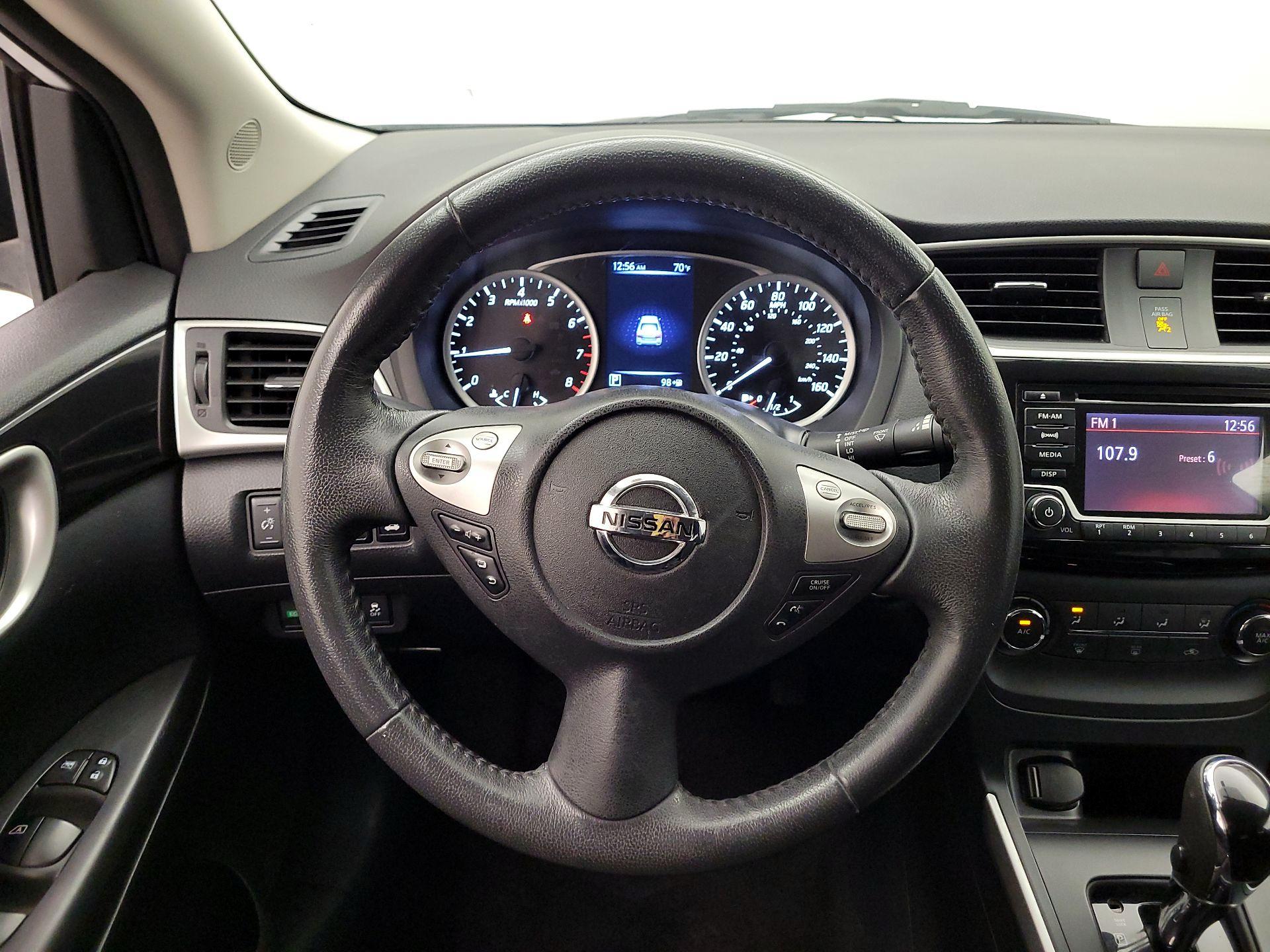 Thumbnail: 2017 Nissan Sentra - 10