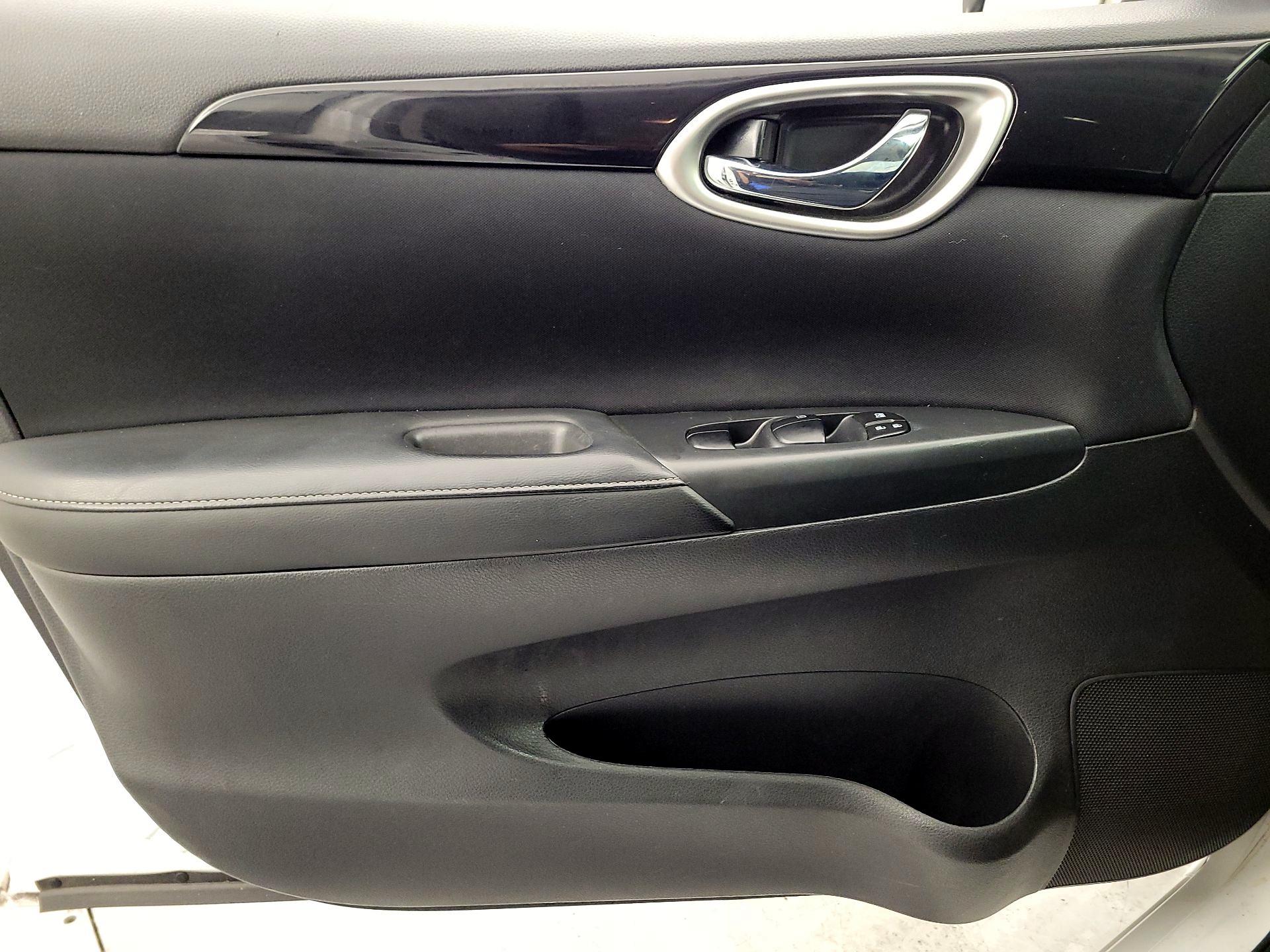 Thumbnail: 2017 Nissan Sentra - 12