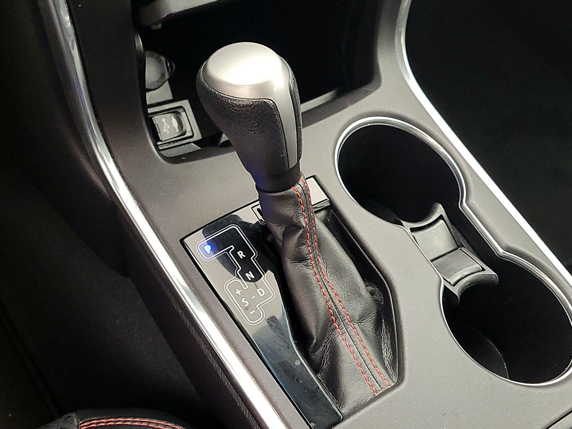 Thumbnail: 2015 Toyota Camry - 17