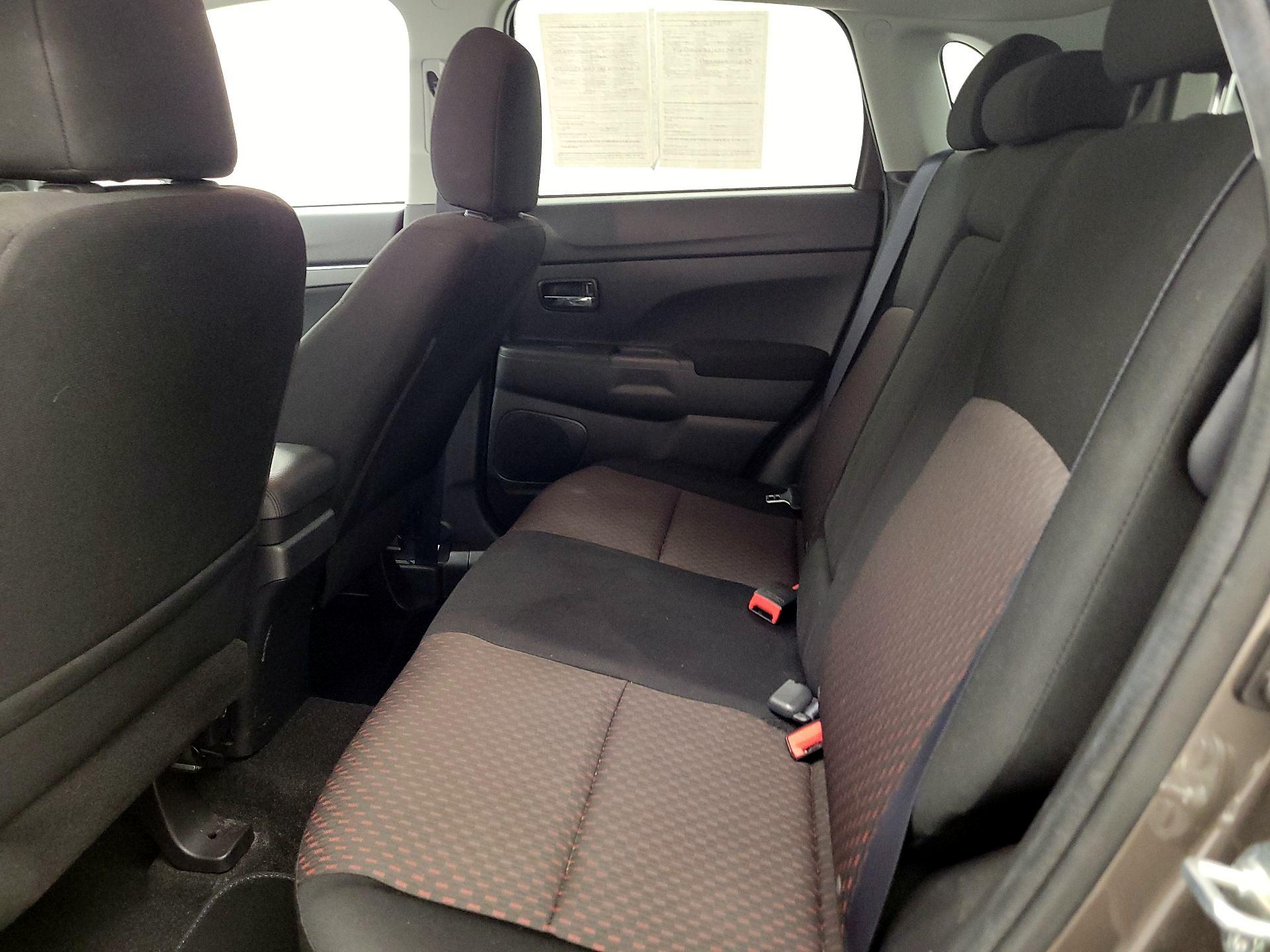 Thumbnail: 2019 Mitsubishi Outlander Sport - 18