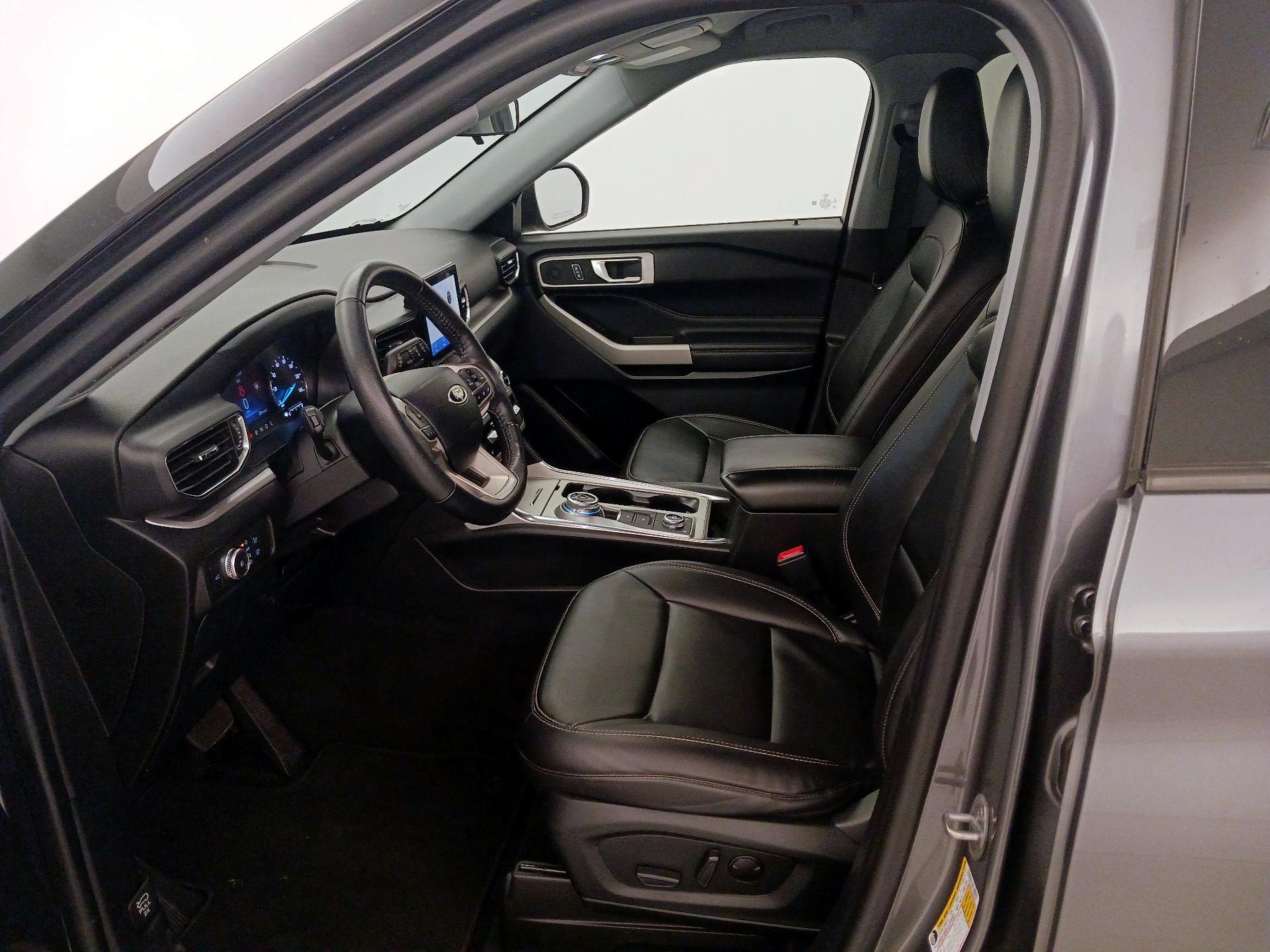 Thumbnail: 2022 Ford Explorer - 11