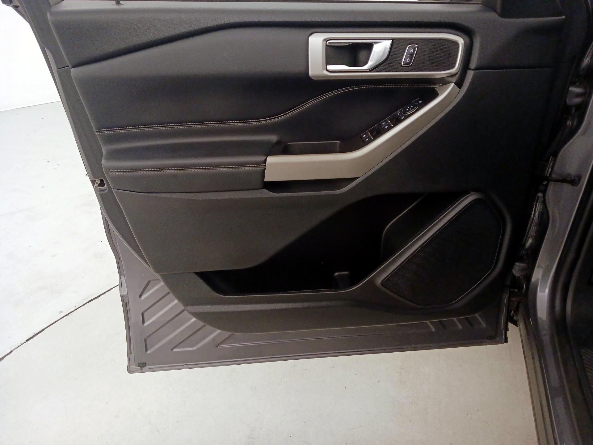 Thumbnail: 2022 Ford Explorer - 12