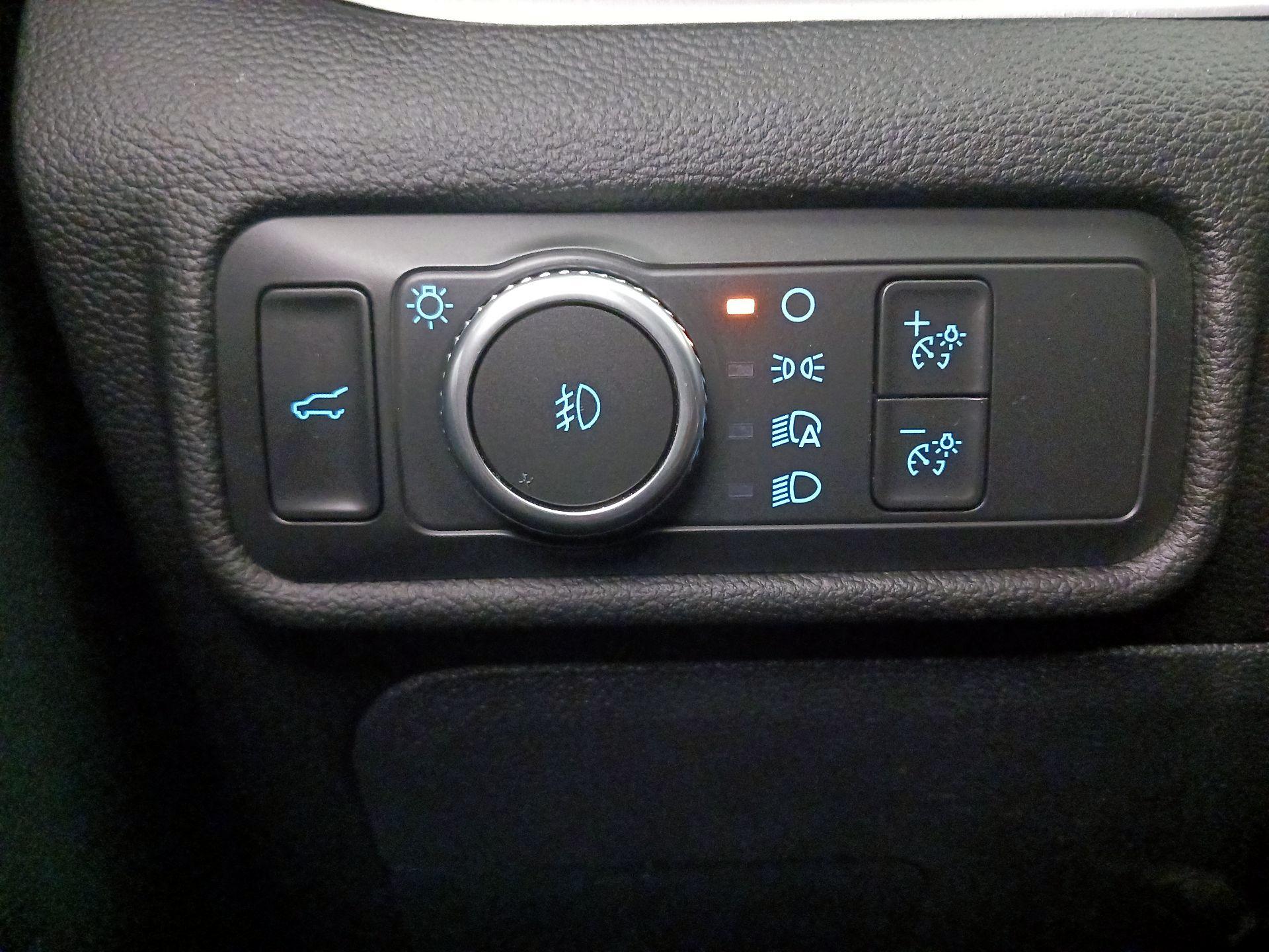 Thumbnail: 2022 Ford Explorer - 13