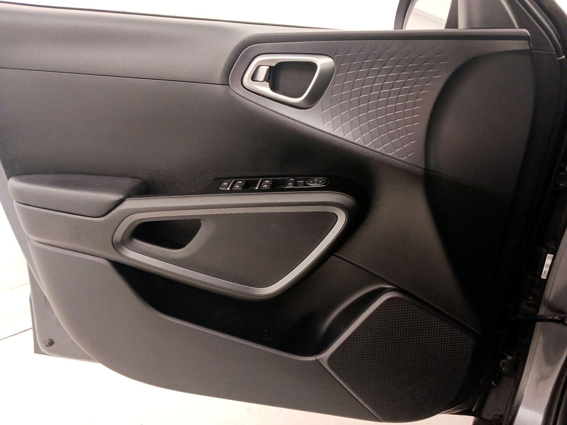 Thumbnail: 2021 Kia Soul - 12