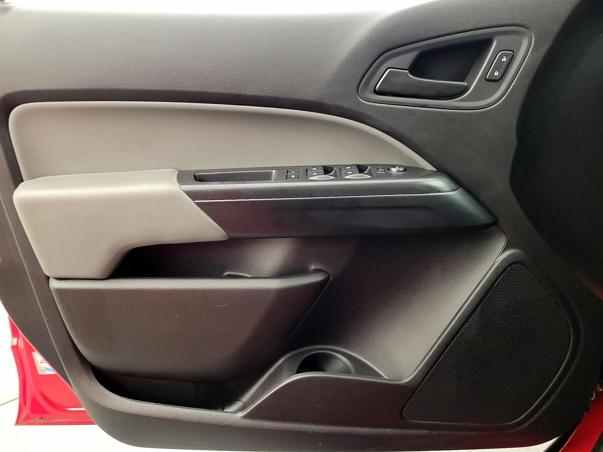 Thumbnail: 2019 Chevrolet Colorado - 12