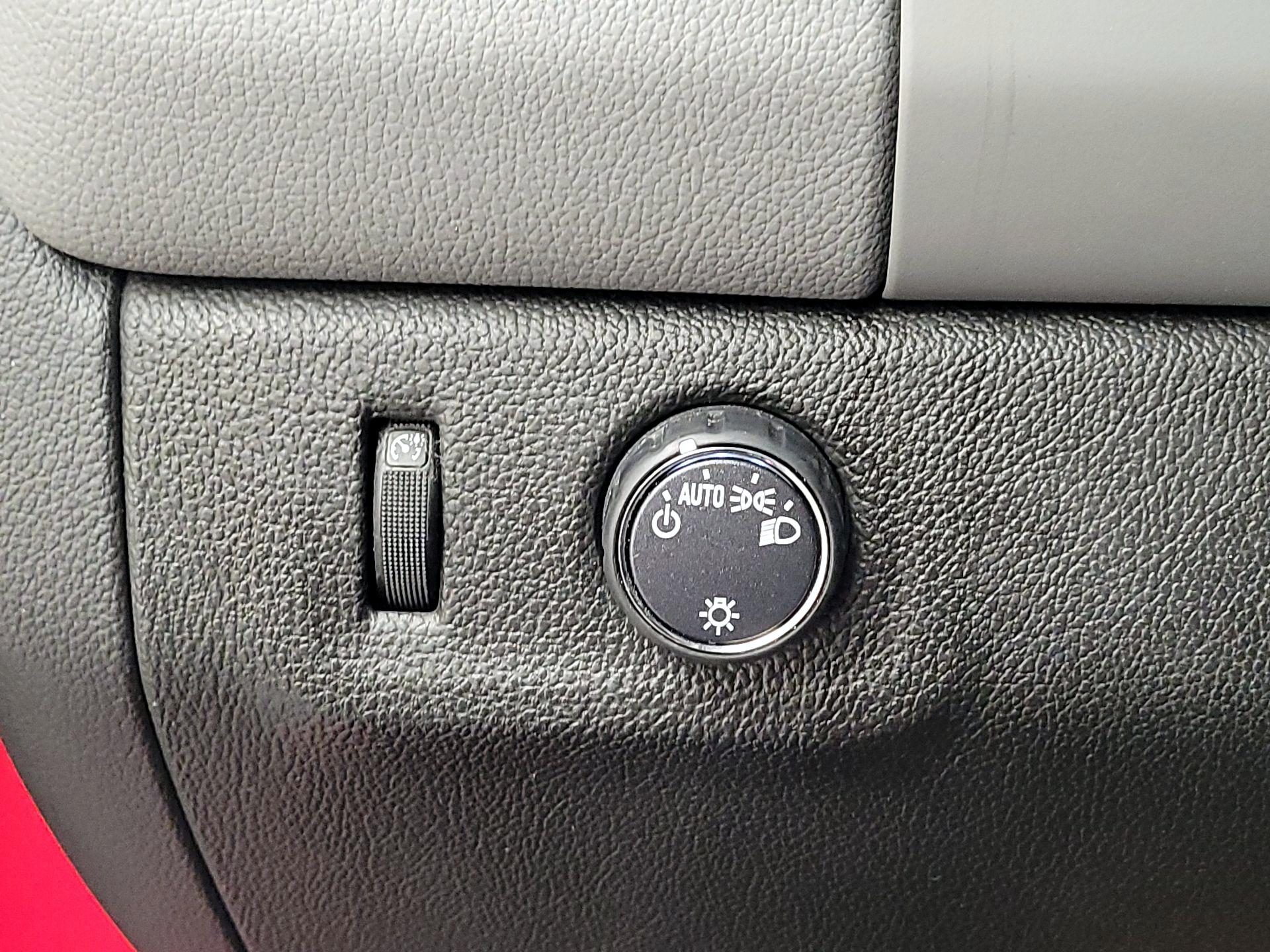 Thumbnail: 2019 Chevrolet Colorado - 13