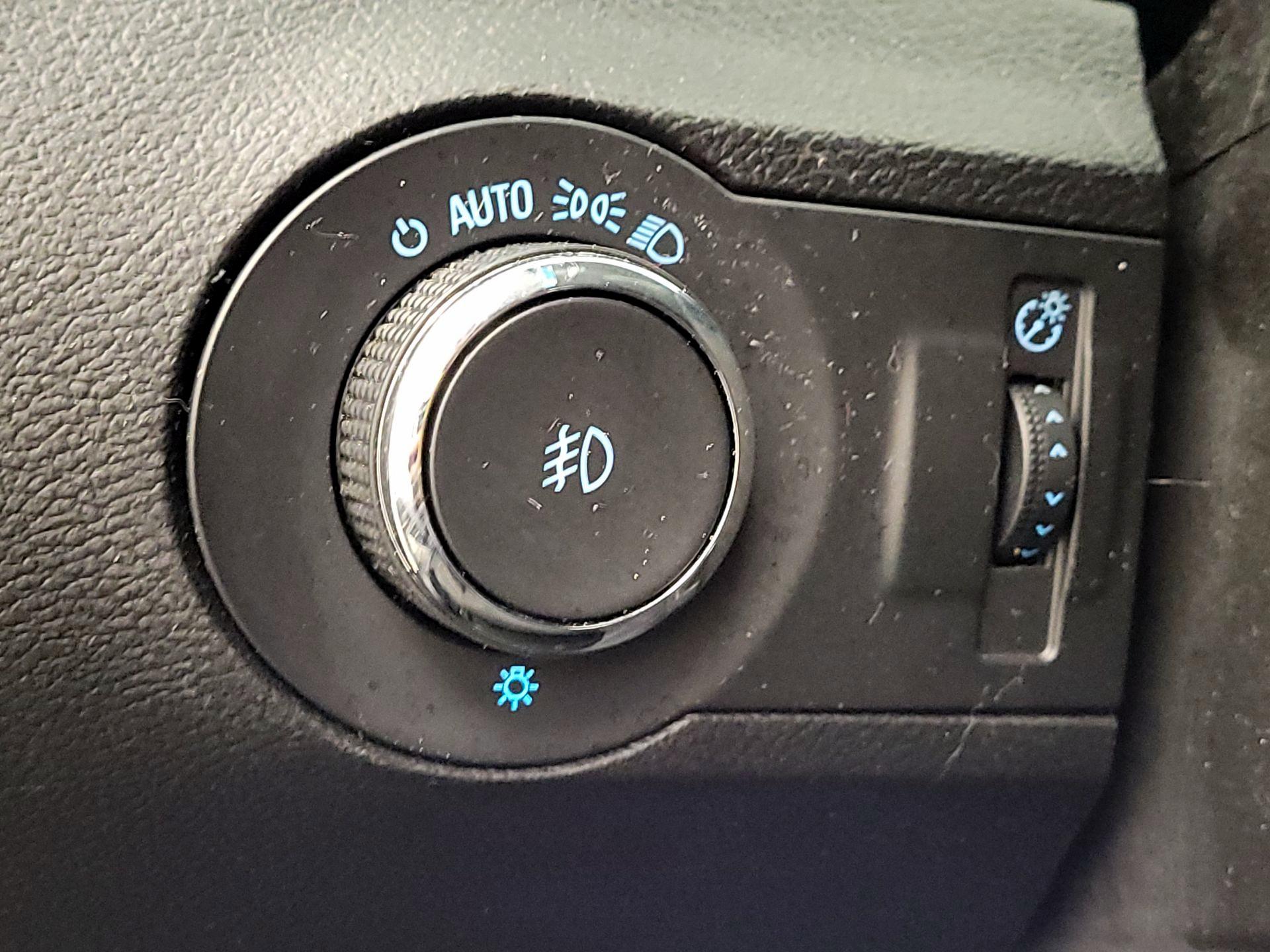 Thumbnail: 2014 Chevrolet Camaro - 13