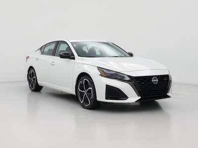 White 2023 Nissan Altima SR