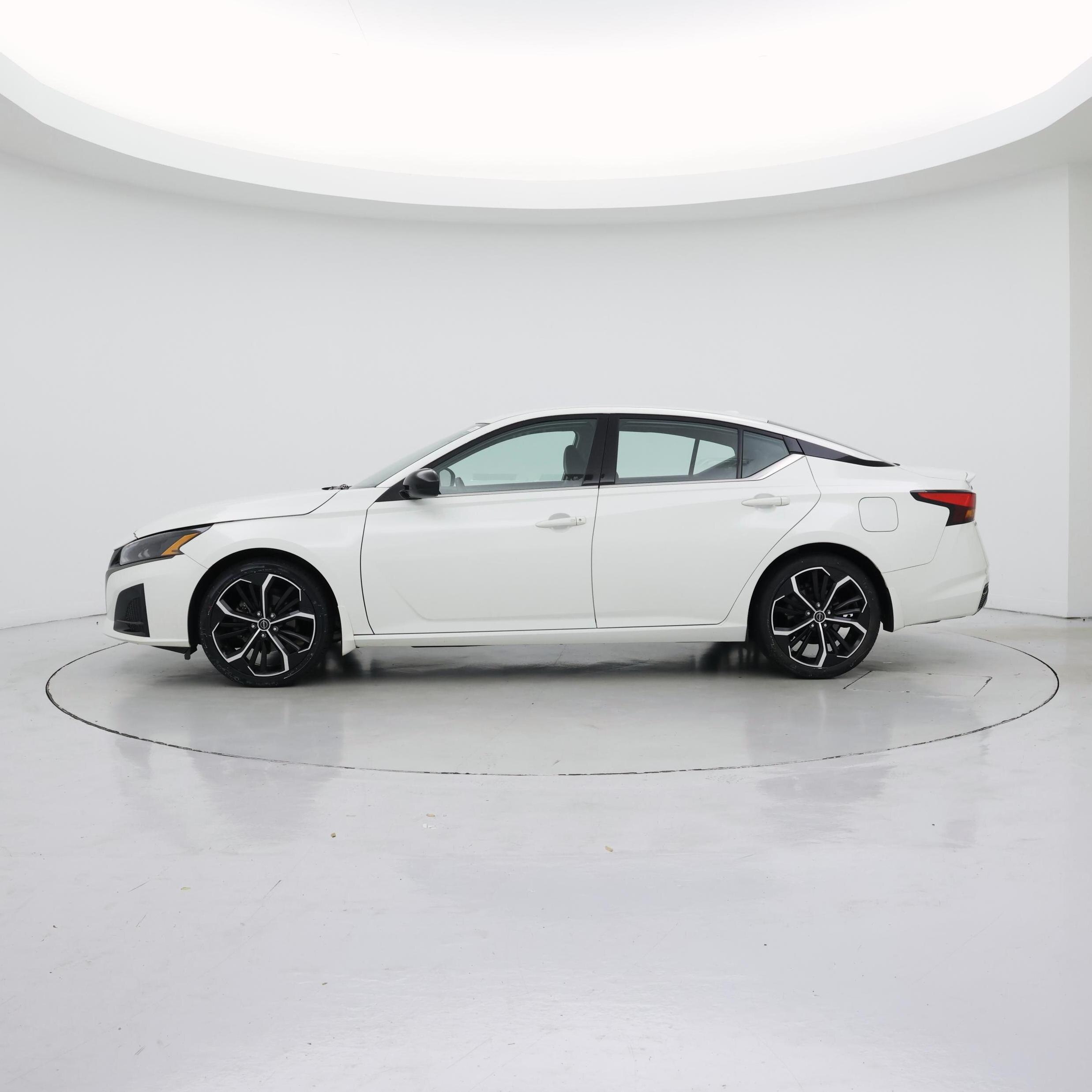 Thumbnail: 2023 Nissan Altima - 3