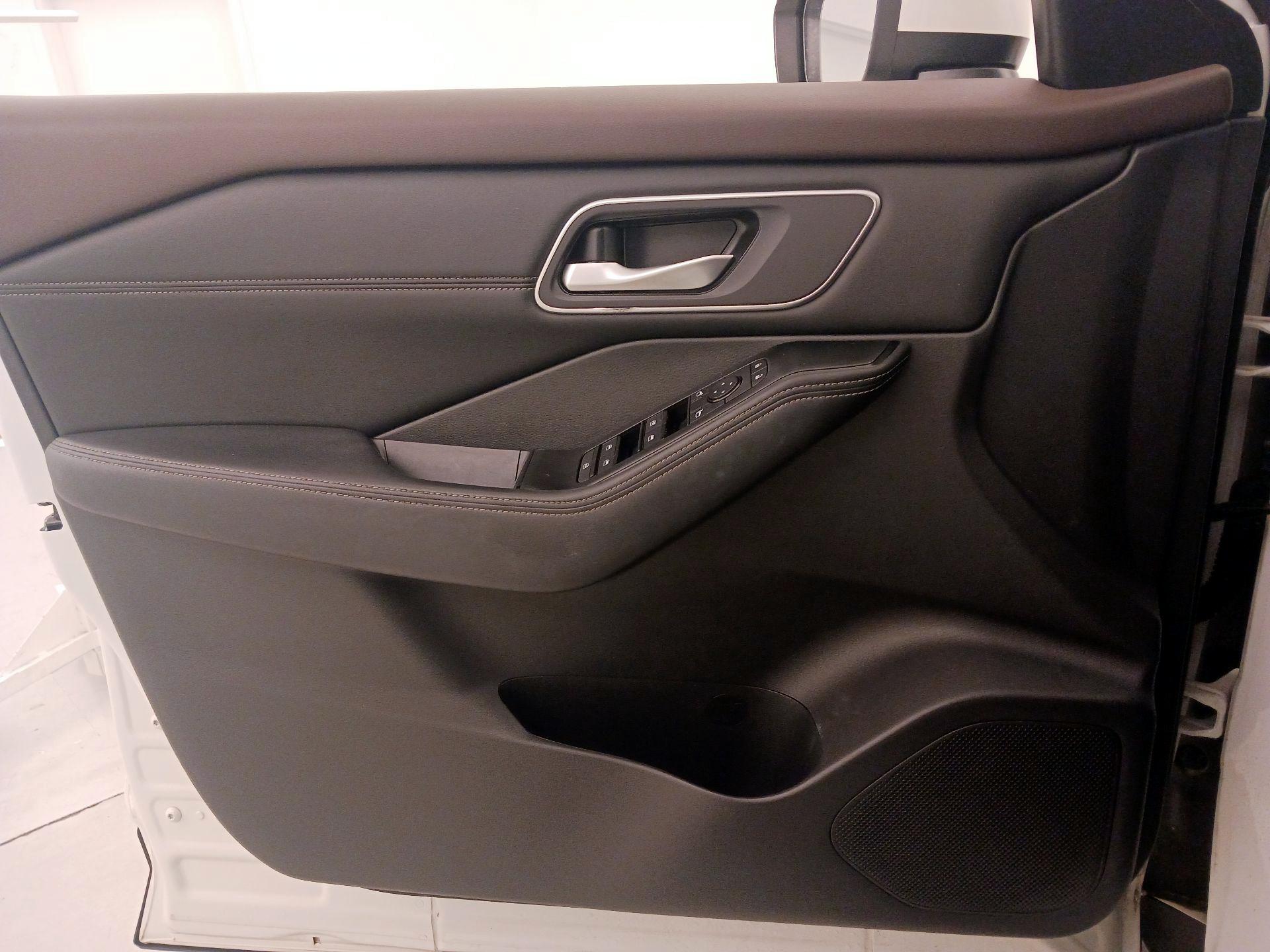 Thumbnail: 2021 Nissan Rogue - 12