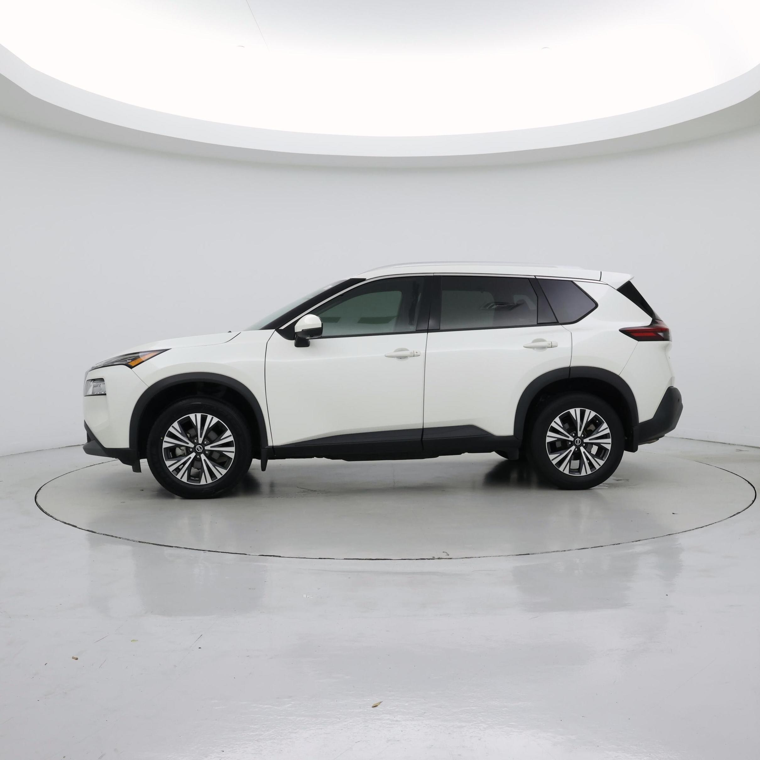 Thumbnail: 2021 Nissan Rogue - 3