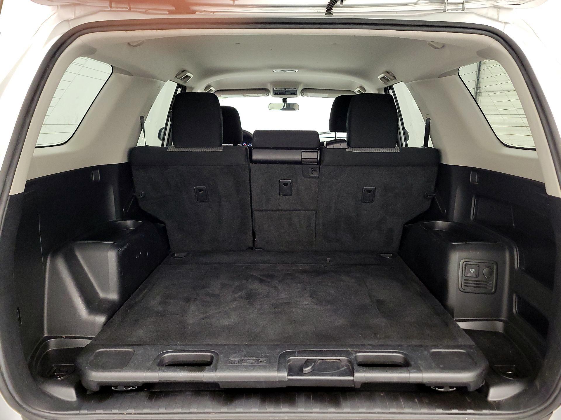 Thumbnail: 2016 Toyota 4Runner - 16