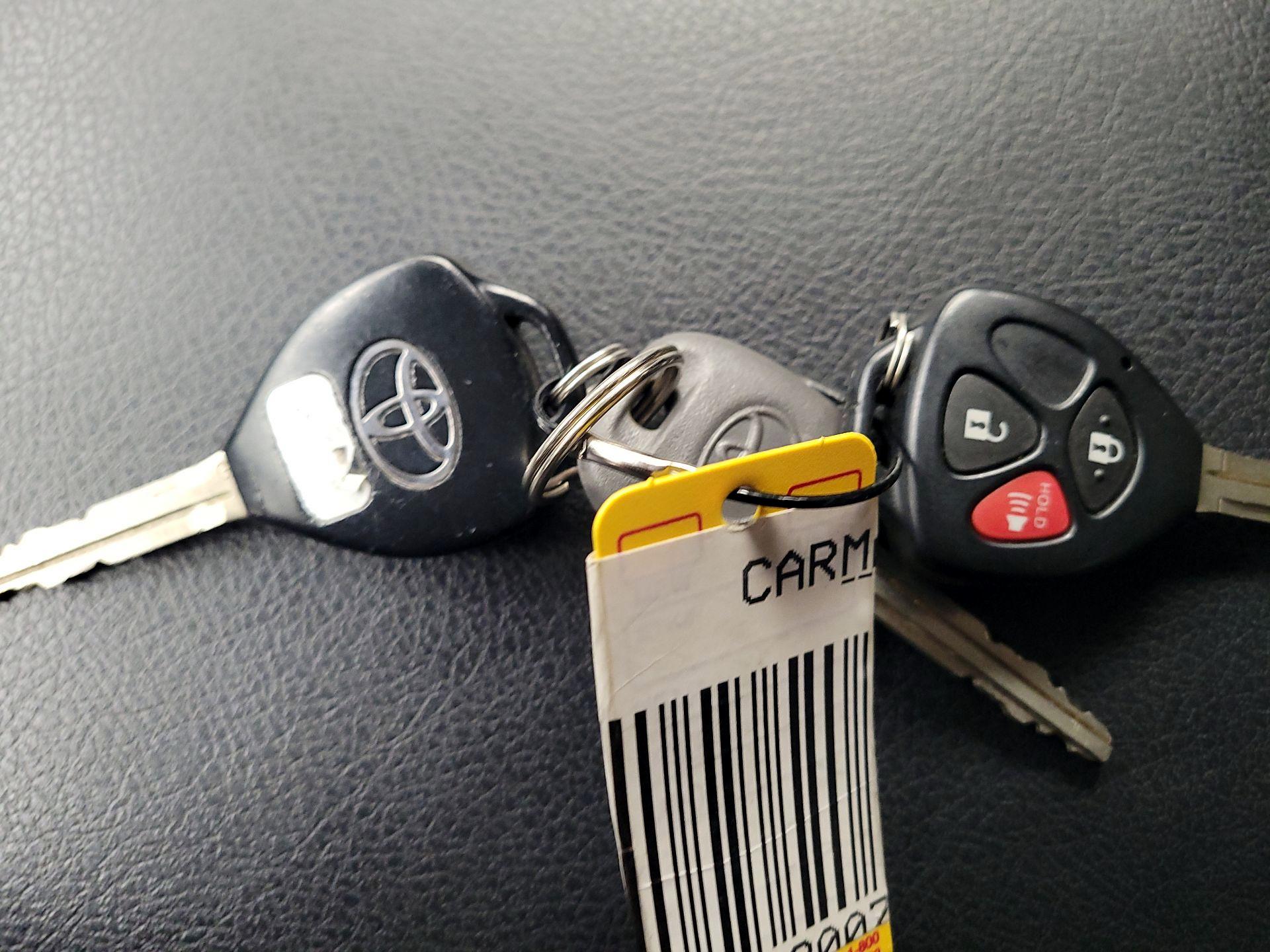 Thumbnail: 2016 Toyota 4Runner - 19