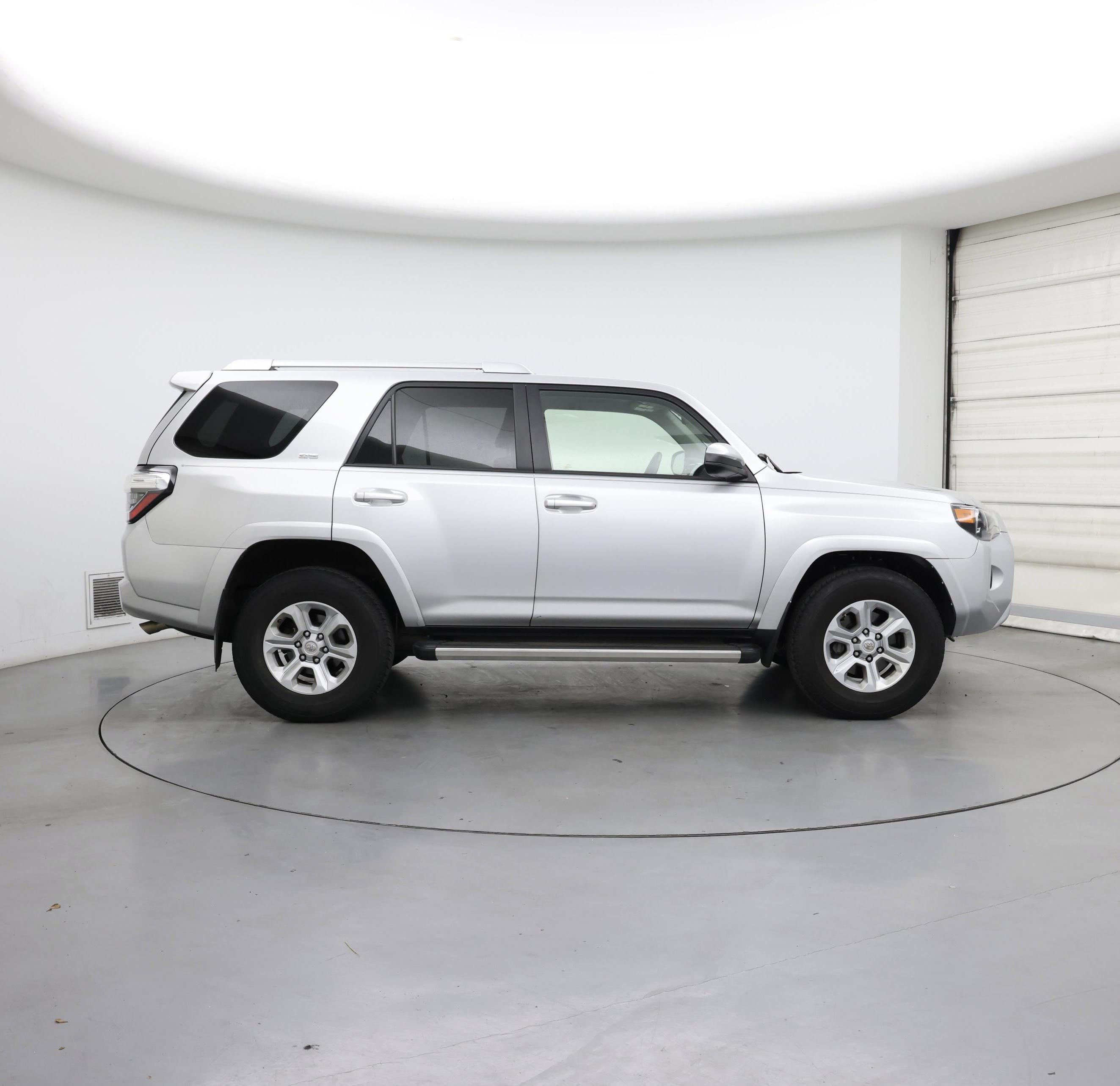 Thumbnail: 2016 Toyota 4Runner - 7