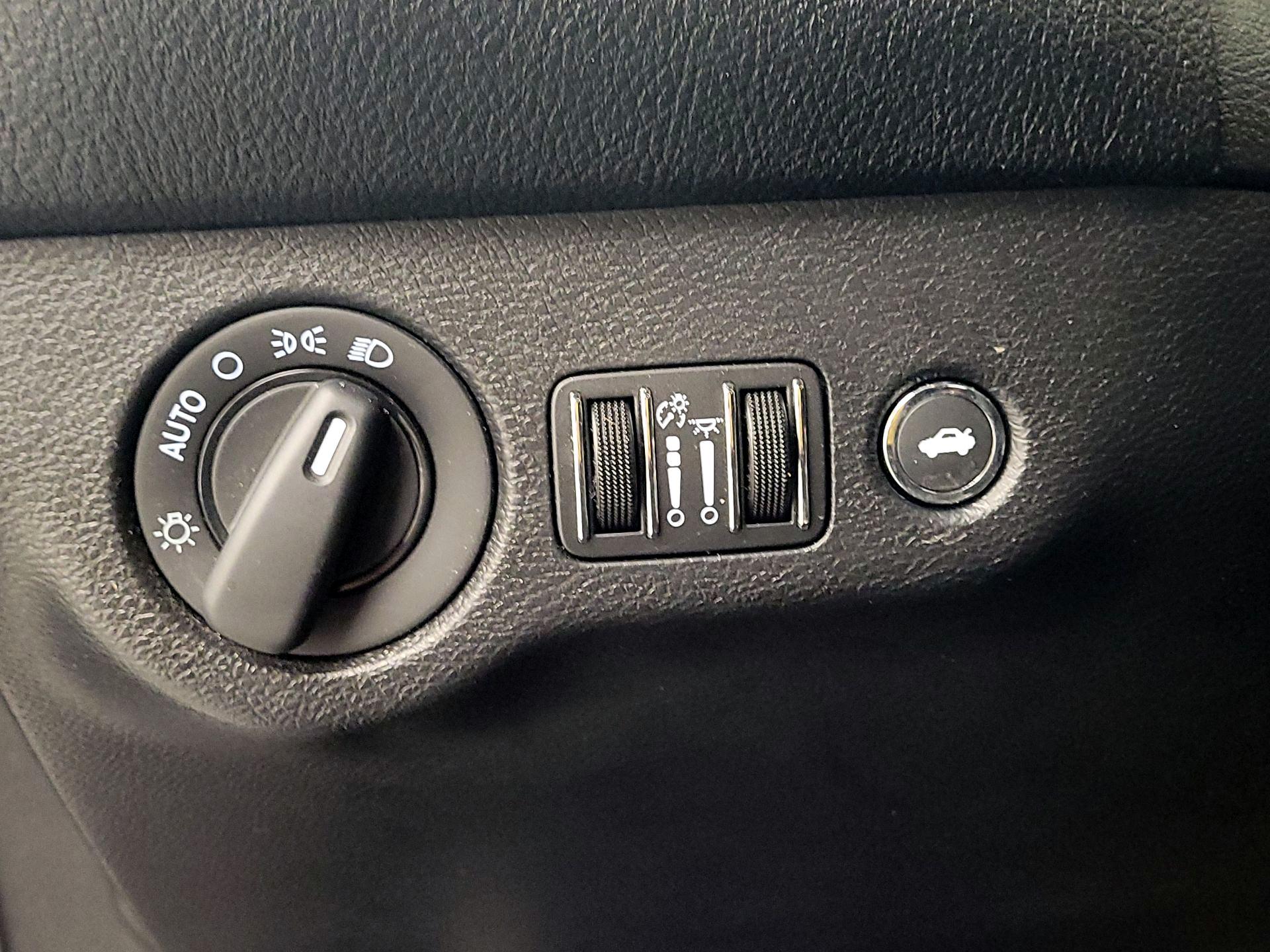 Thumbnail: 2019 Dodge Challenger - 13