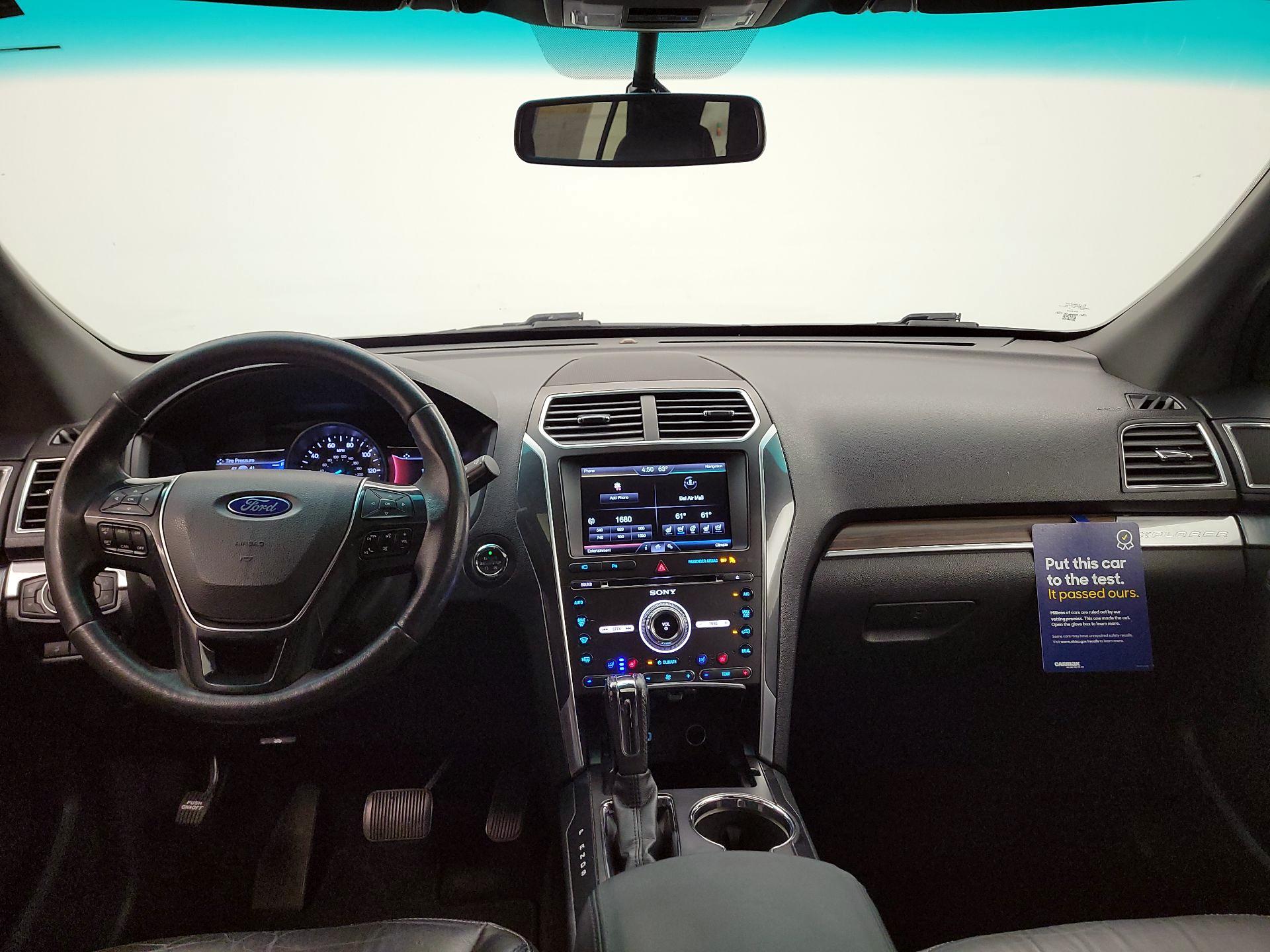 Thumbnail: 2016 Ford Explorer - 9