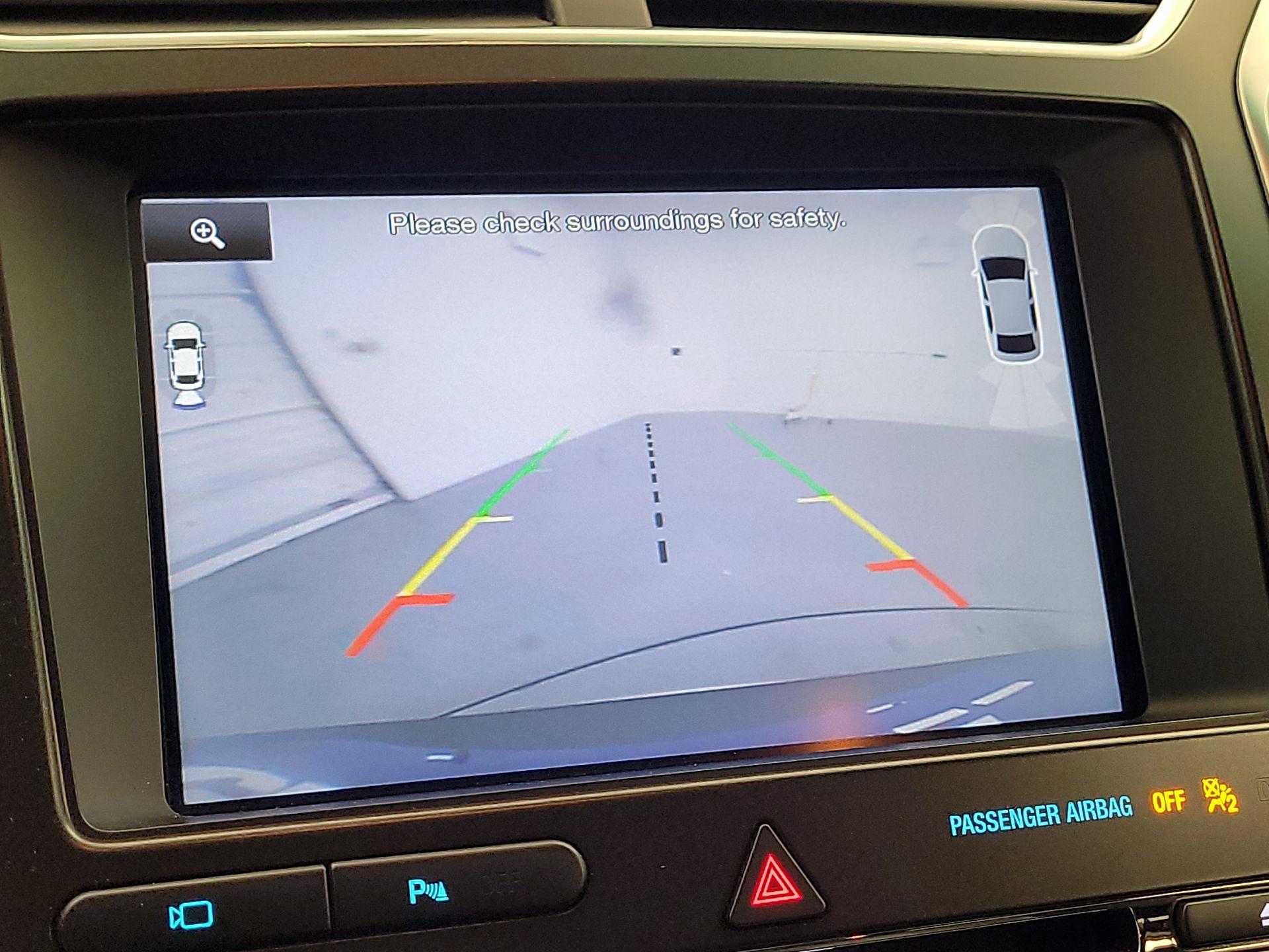 Thumbnail: 2016 Ford Explorer - 14