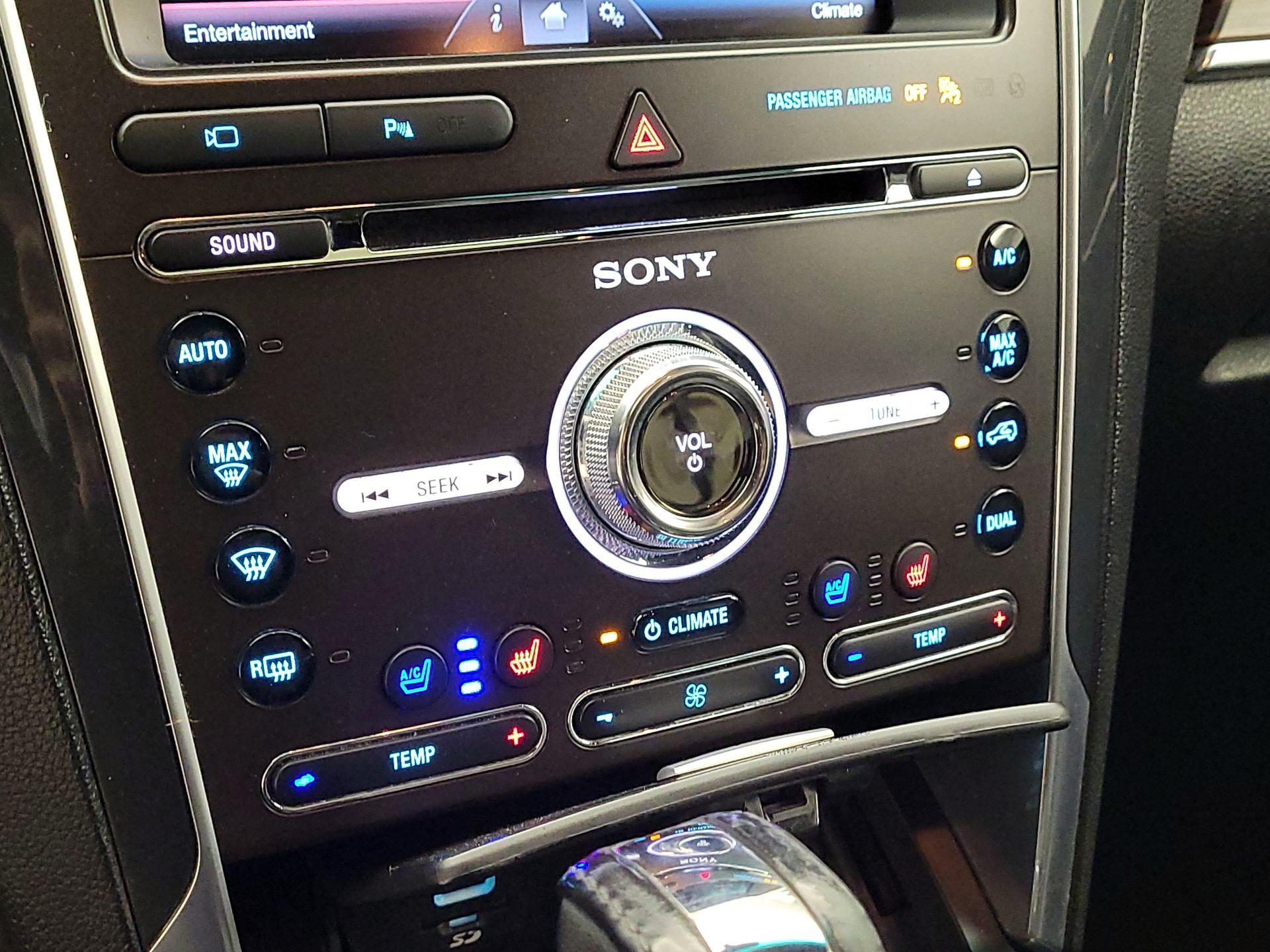 Thumbnail: 2016 Ford Explorer - 16