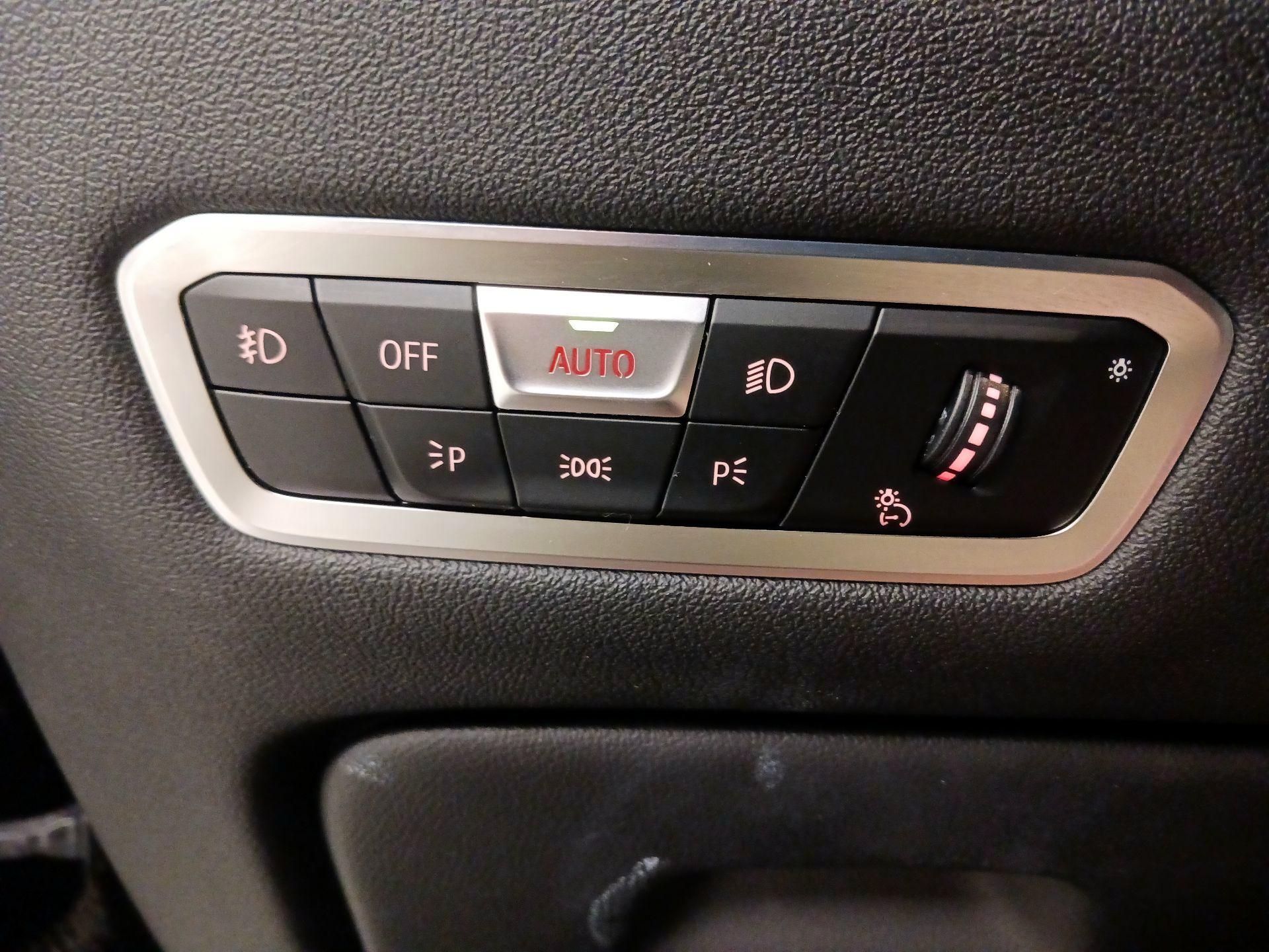 Thumbnail: 2020 BMW X5 - 13