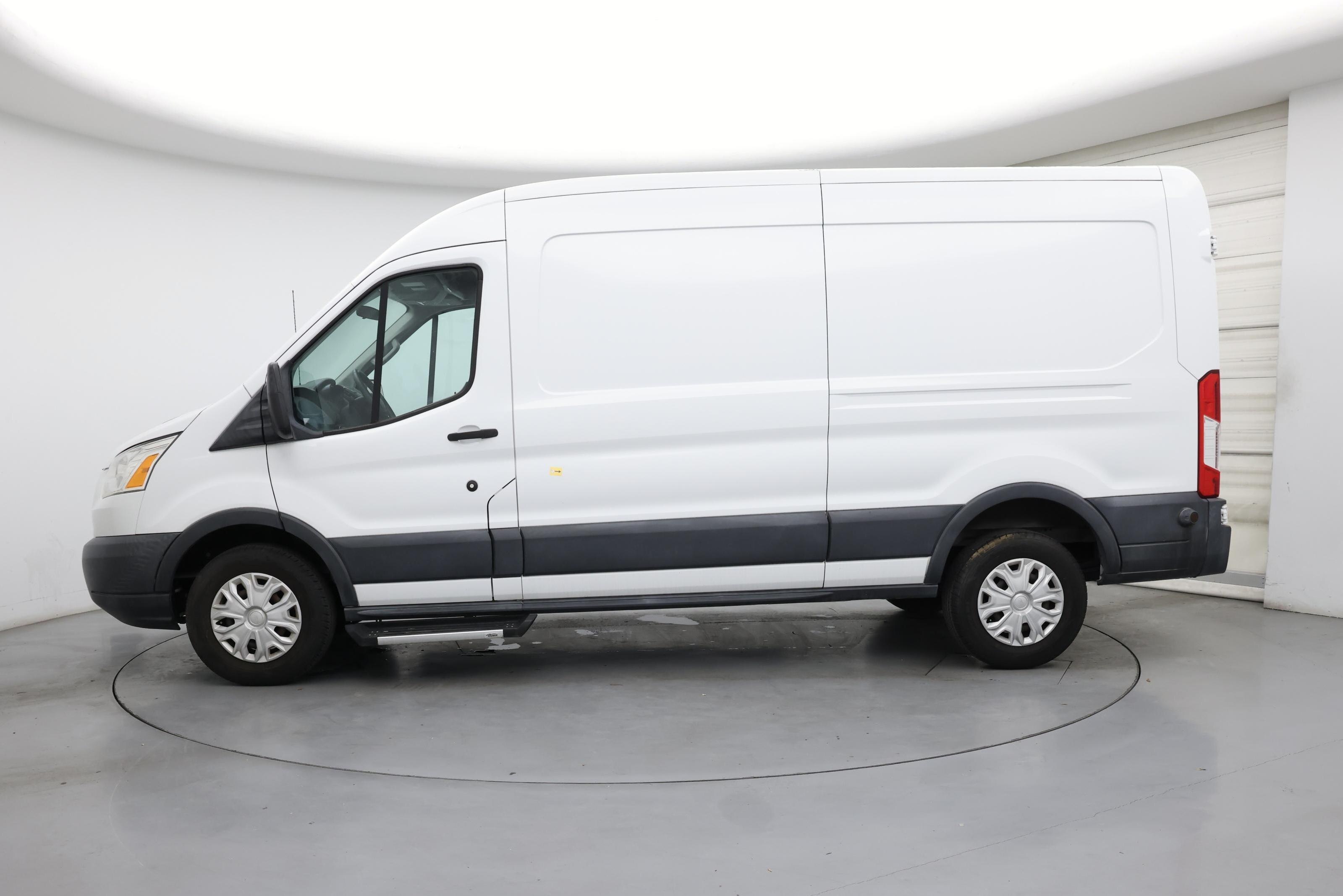 Thumbnail: 2018 Ford Transit Series - 3