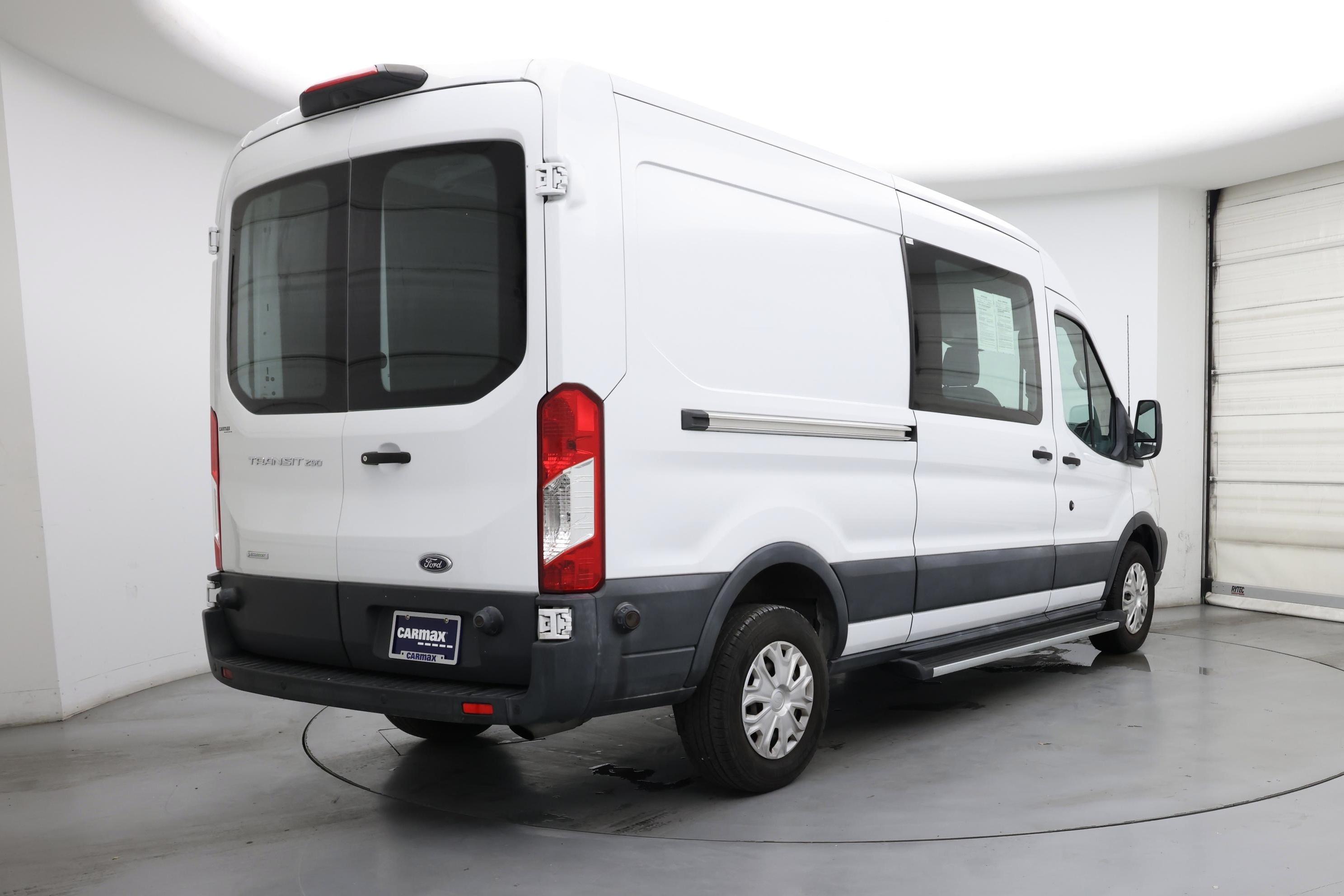 Thumbnail: 2018 Ford Transit Series - 8