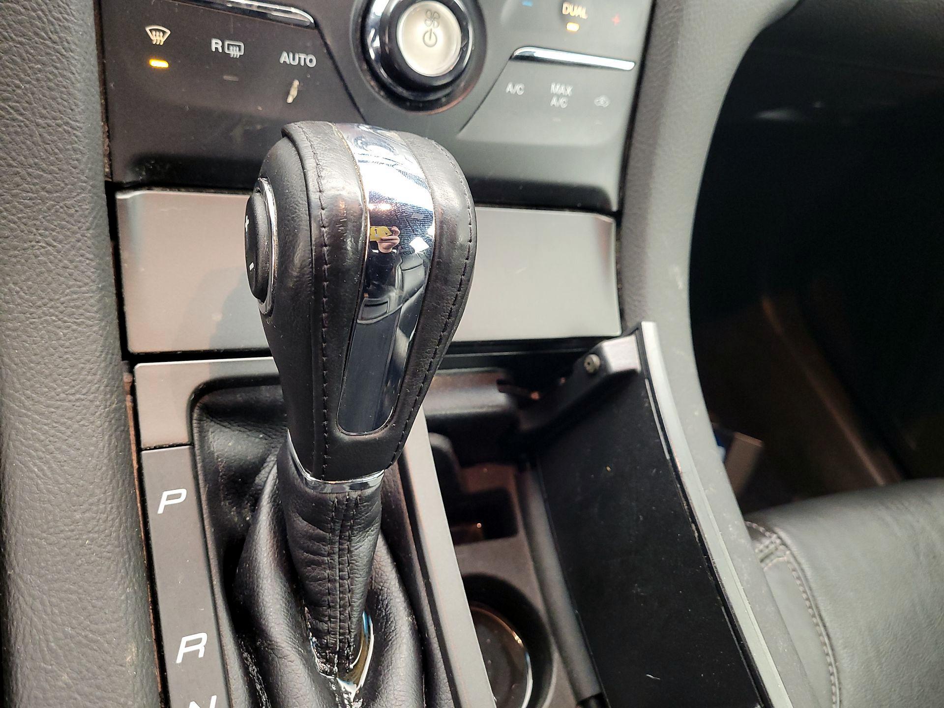 Thumbnail: 2017 Ford Taurus - 17