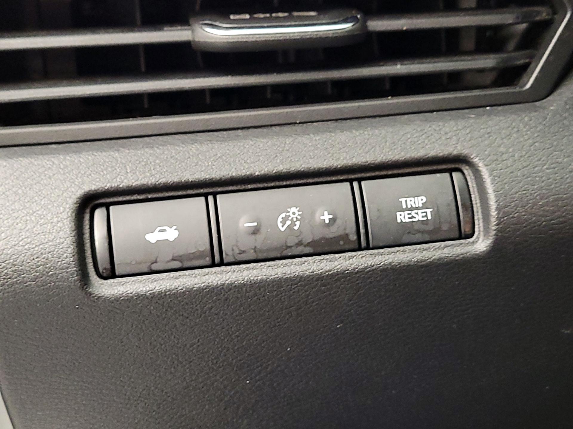 Thumbnail: 2020 Nissan Altima - 13