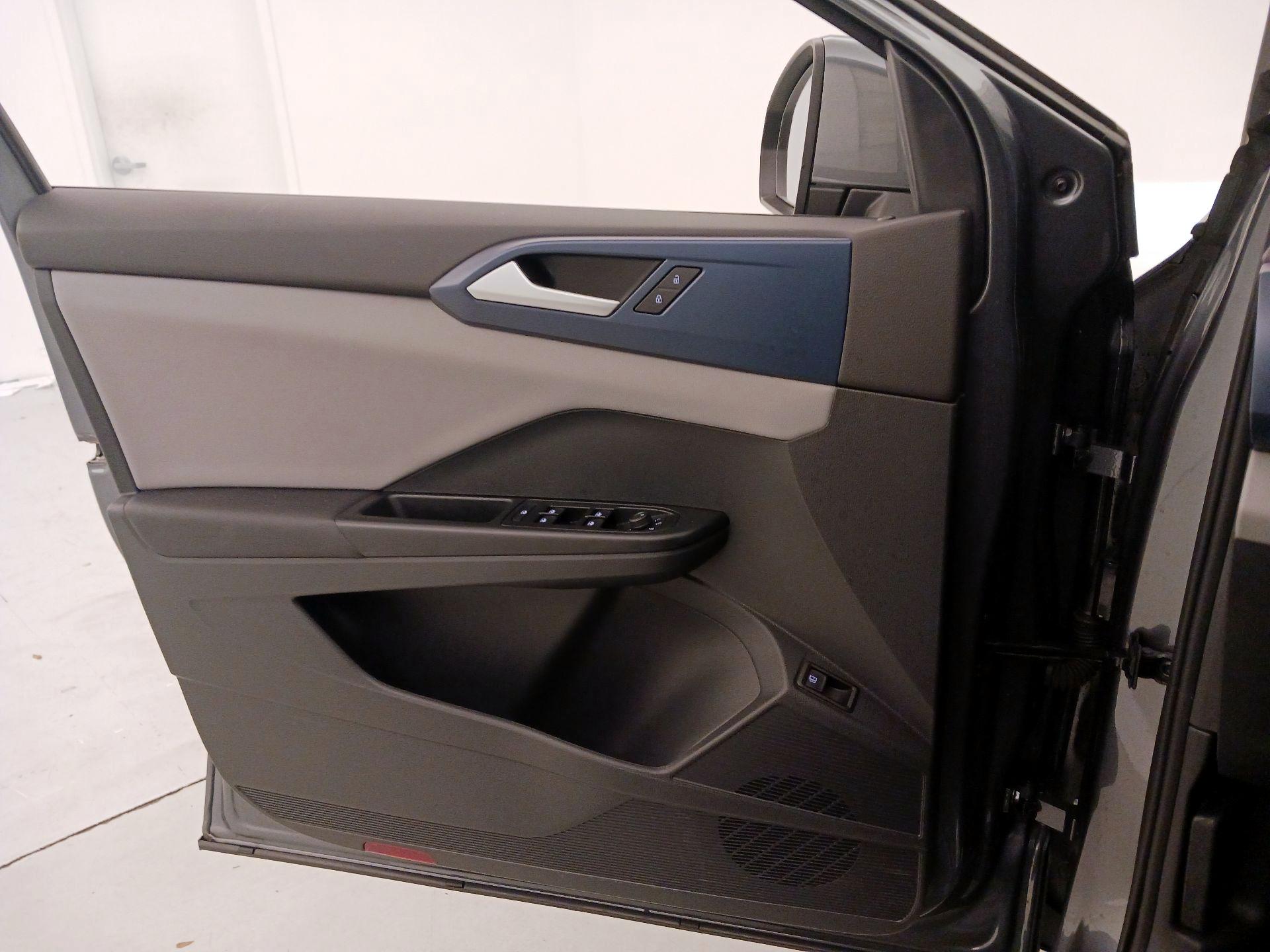 Thumbnail: 2023 Volkswagen Taos - 12