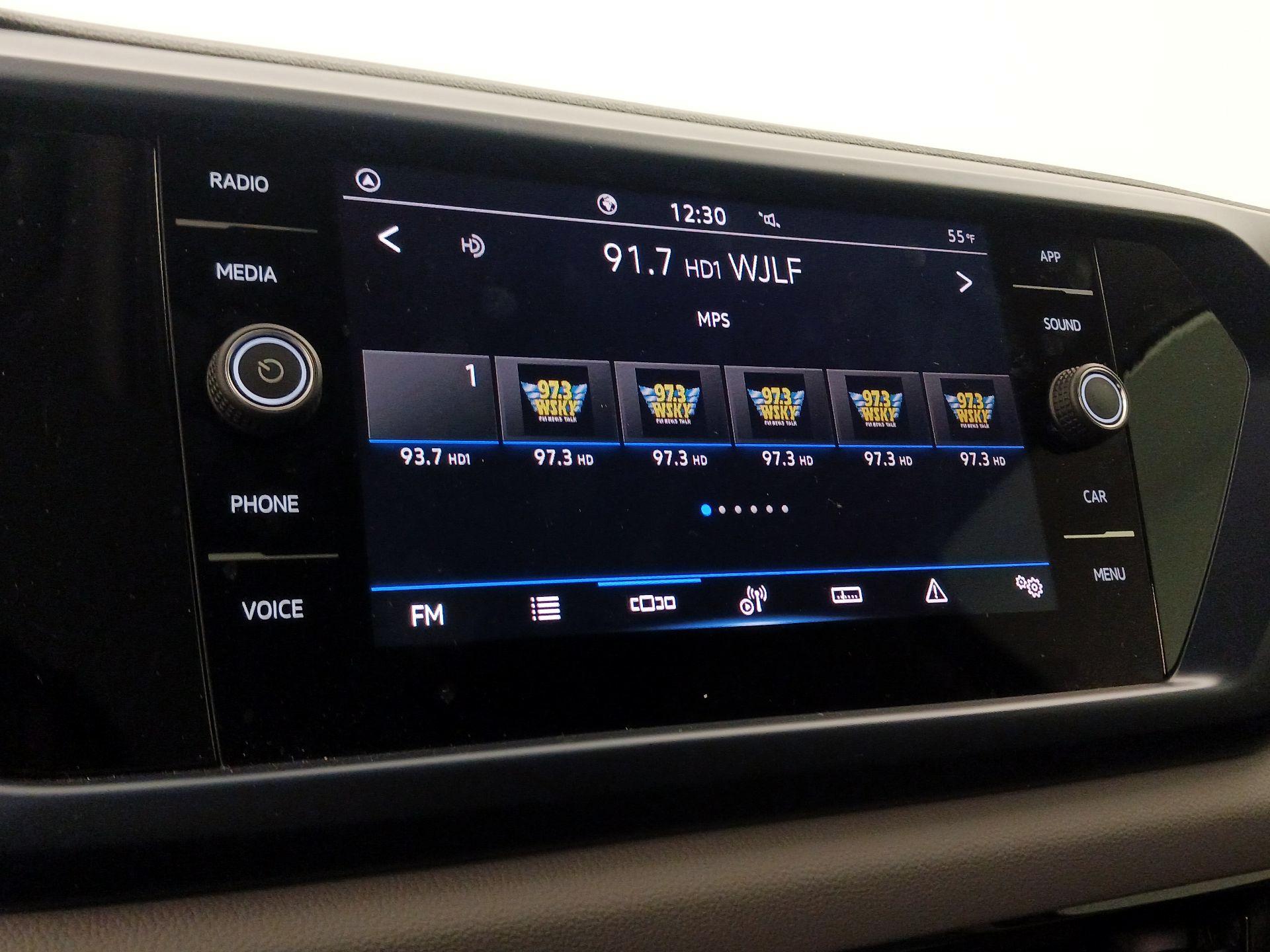 Thumbnail: 2023 Volkswagen Taos - 15