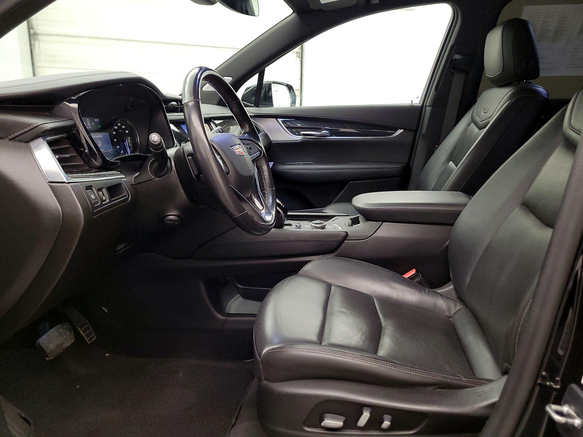 Thumbnail: 2021 Cadillac XT6 - 11