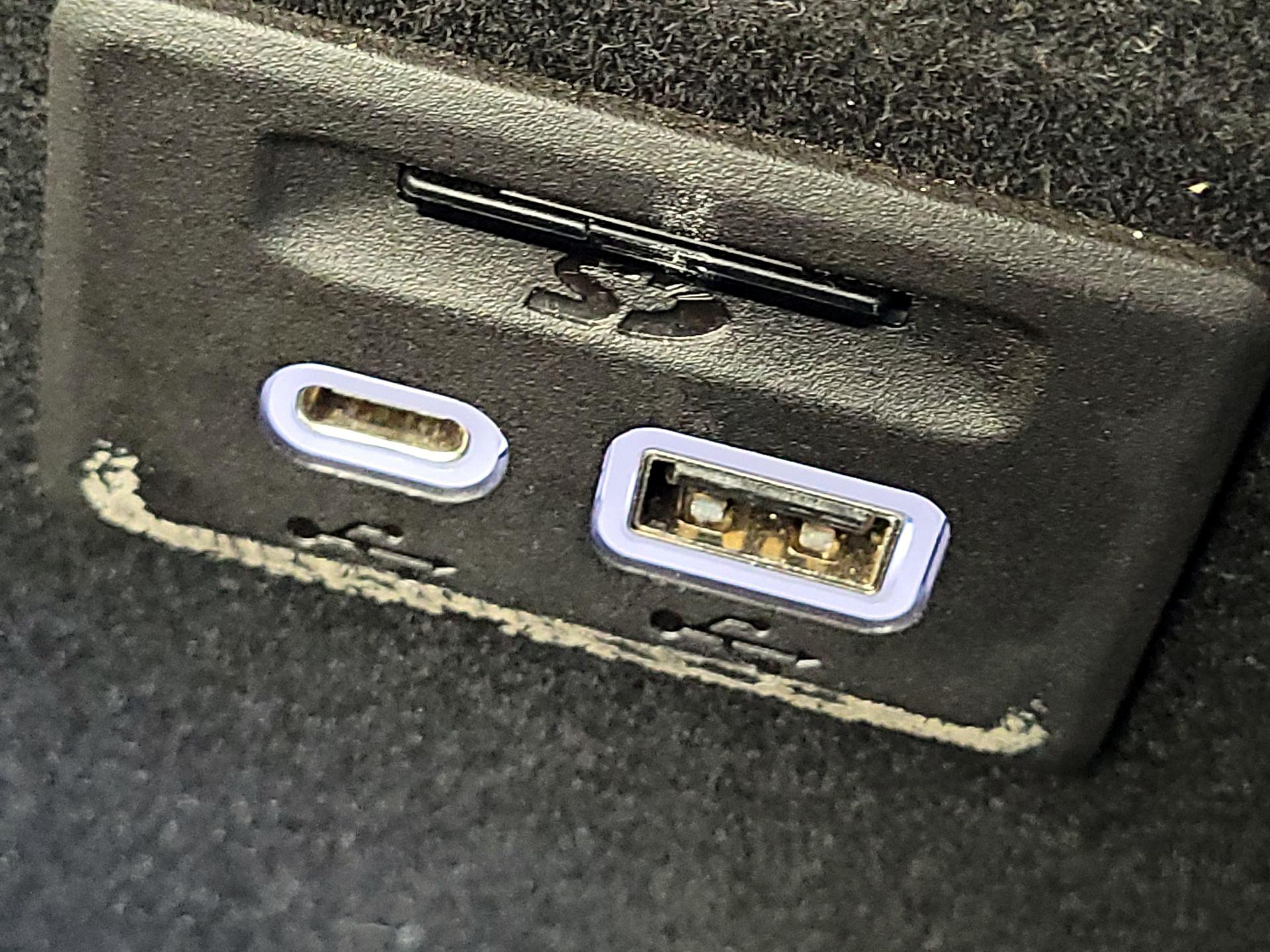 Thumbnail: 2021 Cadillac XT6 - 18