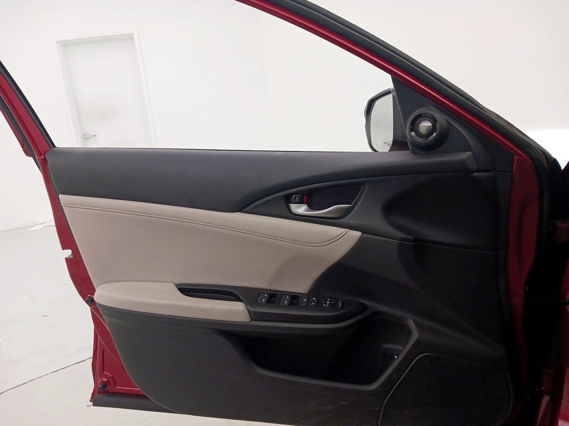 Thumbnail: 2021 Honda Insight - 12