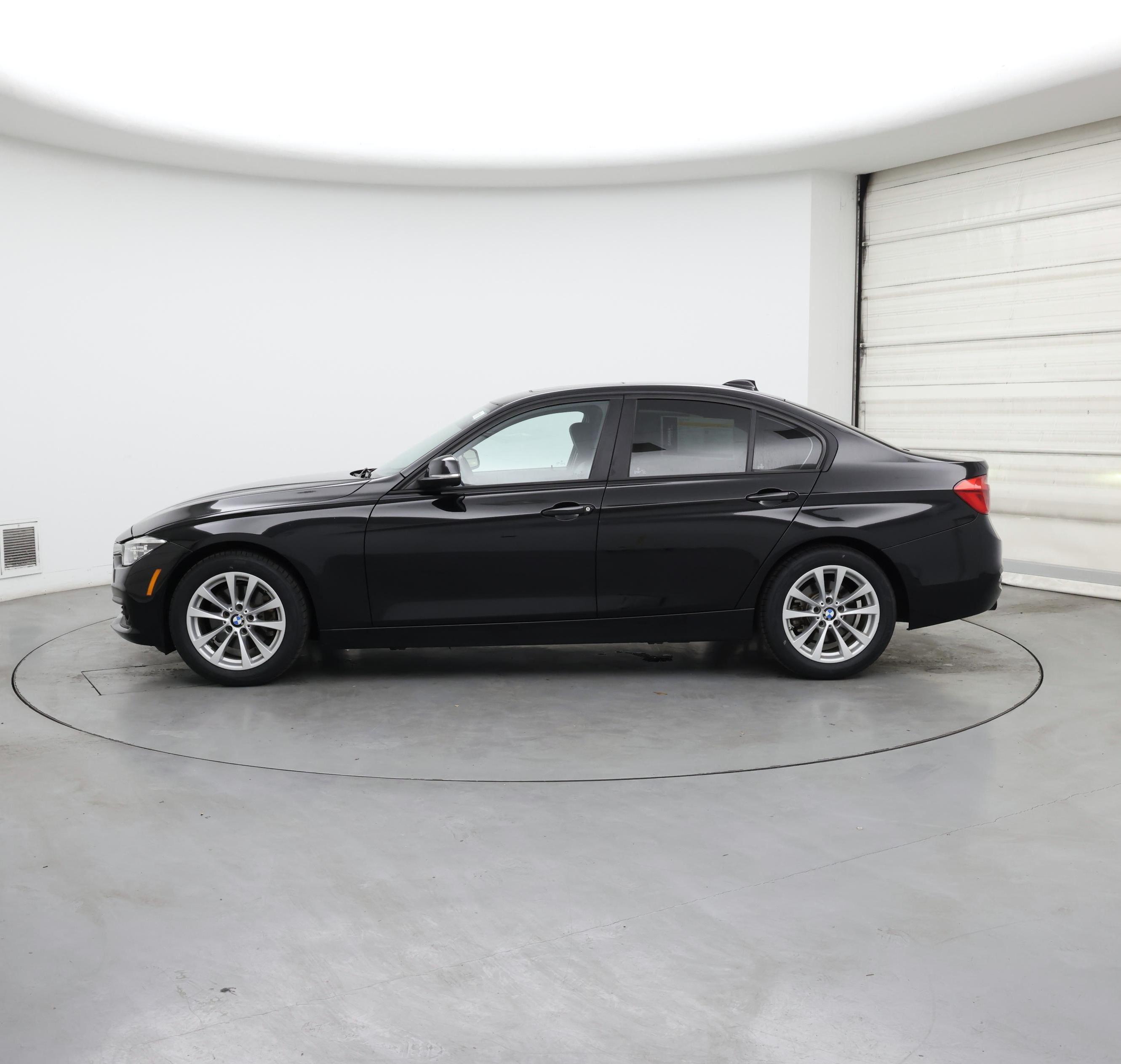 Thumbnail: 2018 BMW 3 Series - 3