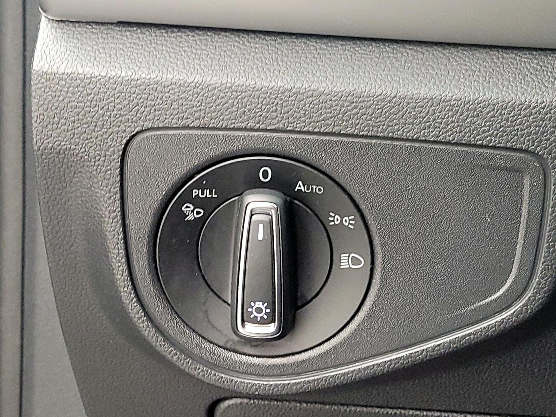 Thumbnail: 2022 Volkswagen Atlas - 13