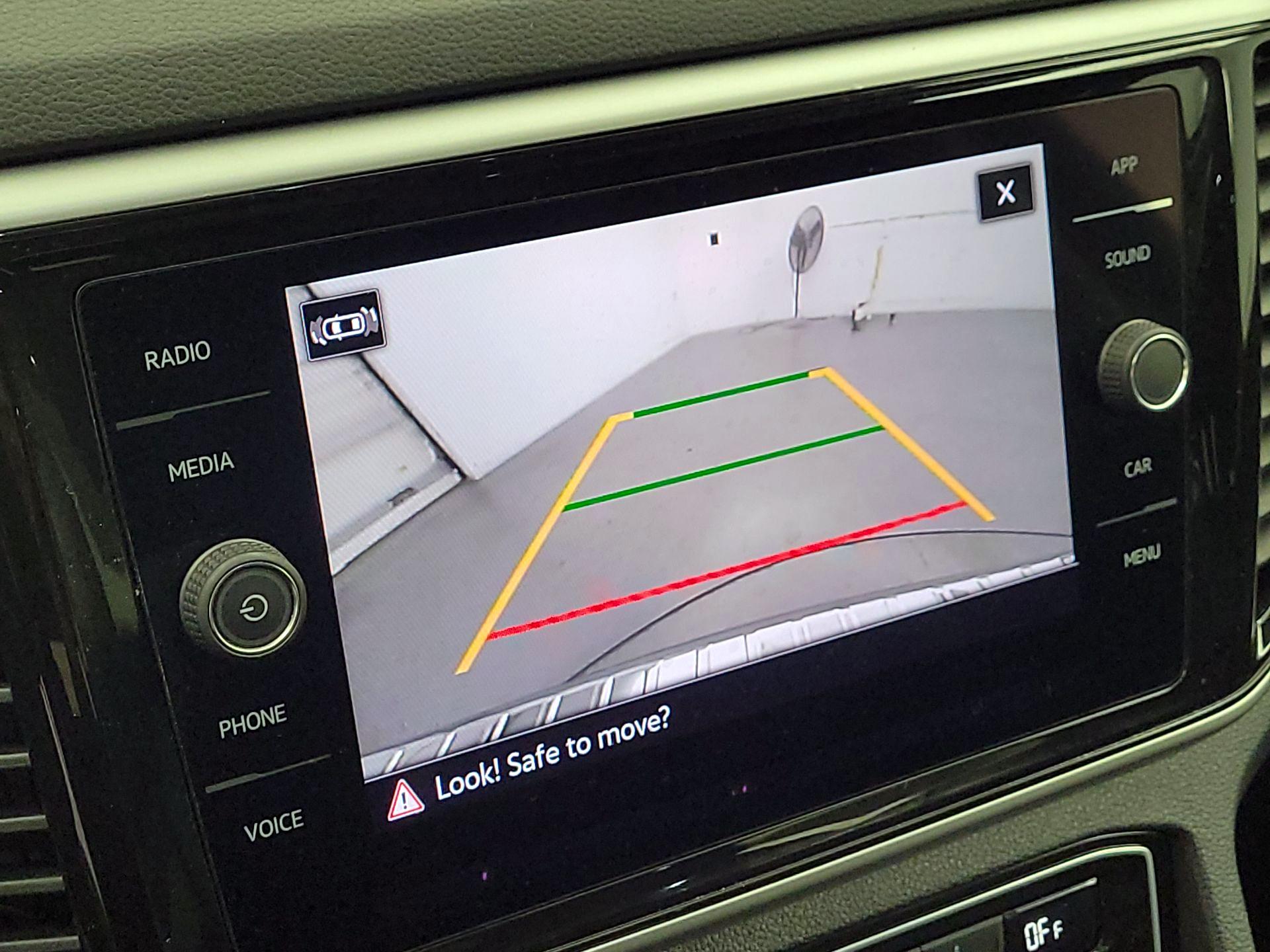 Thumbnail: 2022 Volkswagen Atlas - 14