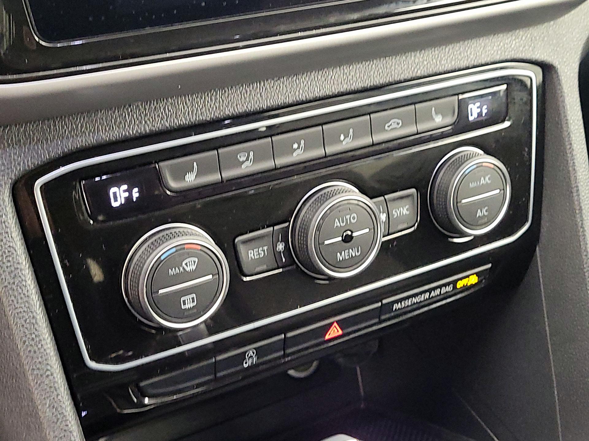 Thumbnail: 2022 Volkswagen Atlas - 16