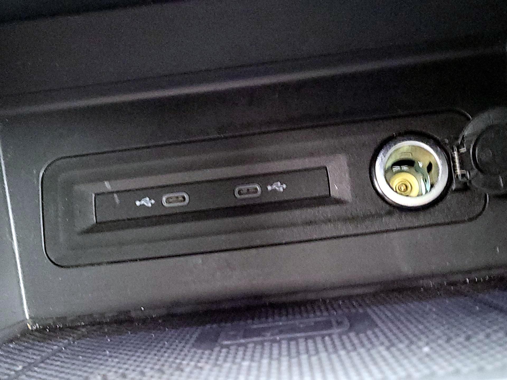 Thumbnail: 2022 Volkswagen Atlas - 18