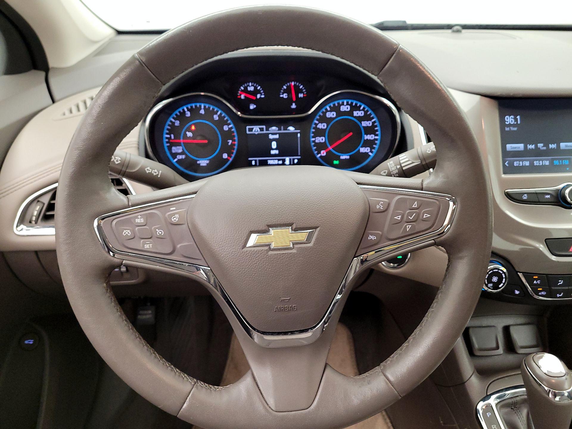 Thumbnail: 2017 Chevrolet Cruze - 10